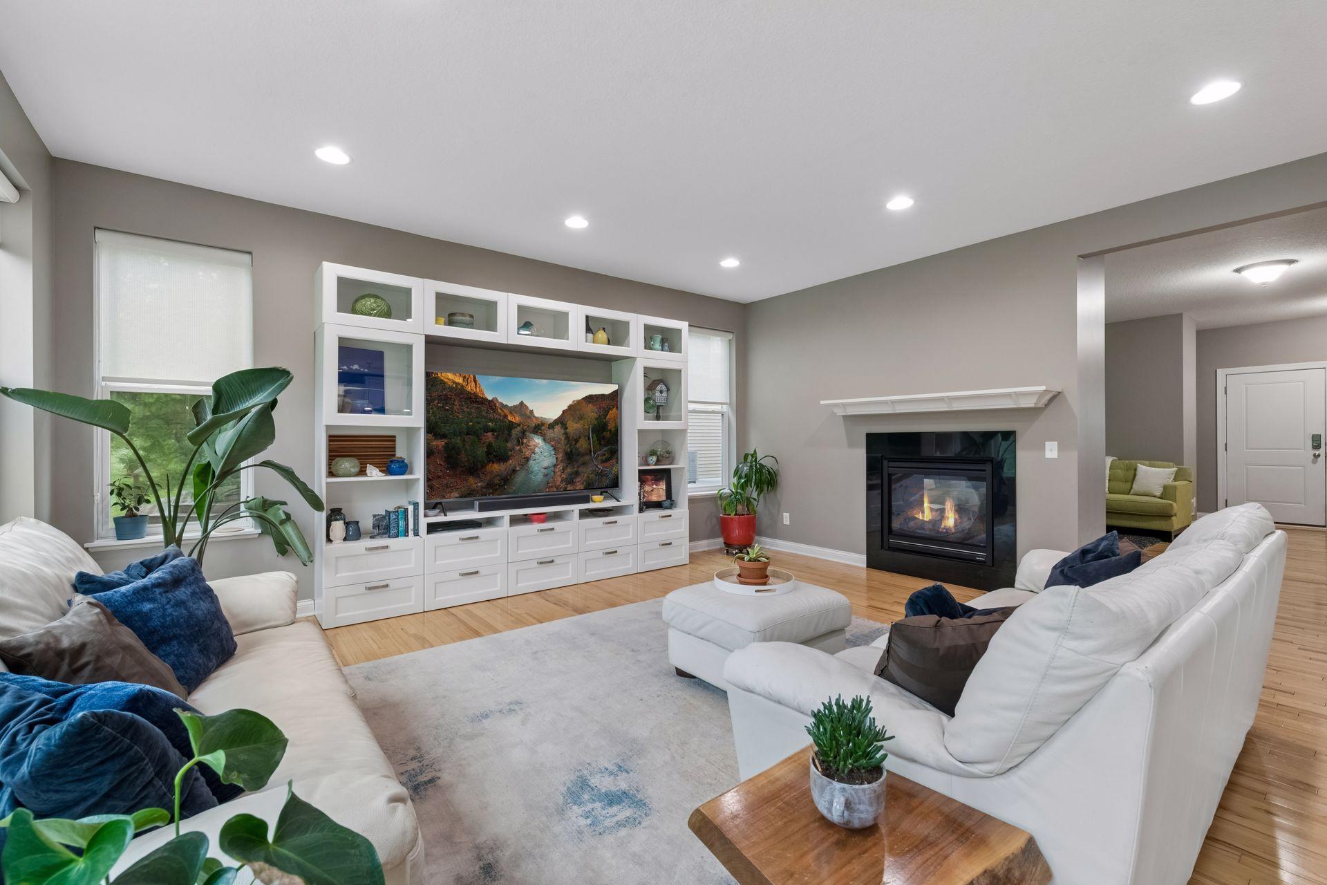 2470 Heron Lane Property Photo 8