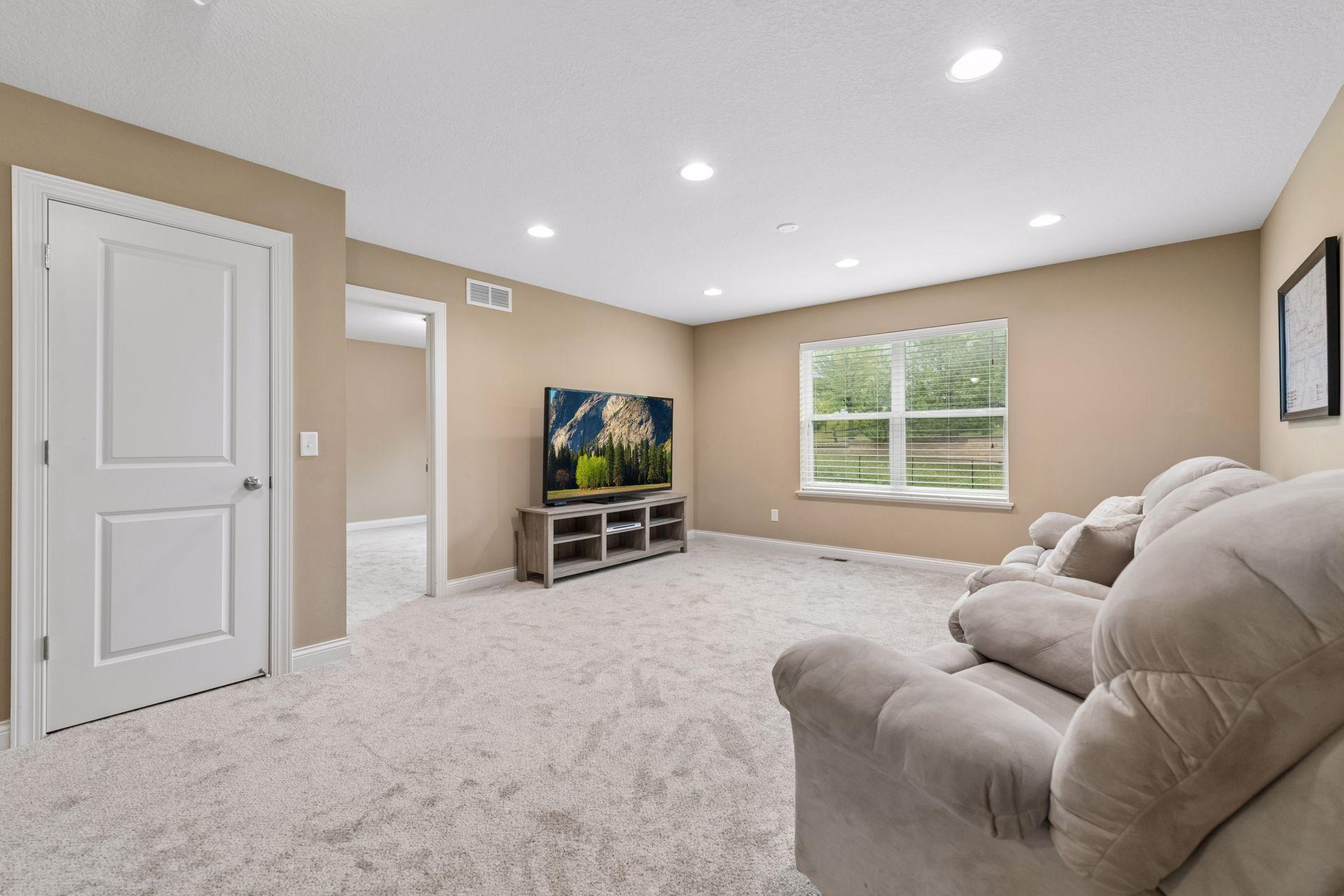 2470 Heron Lane Property Photo 19