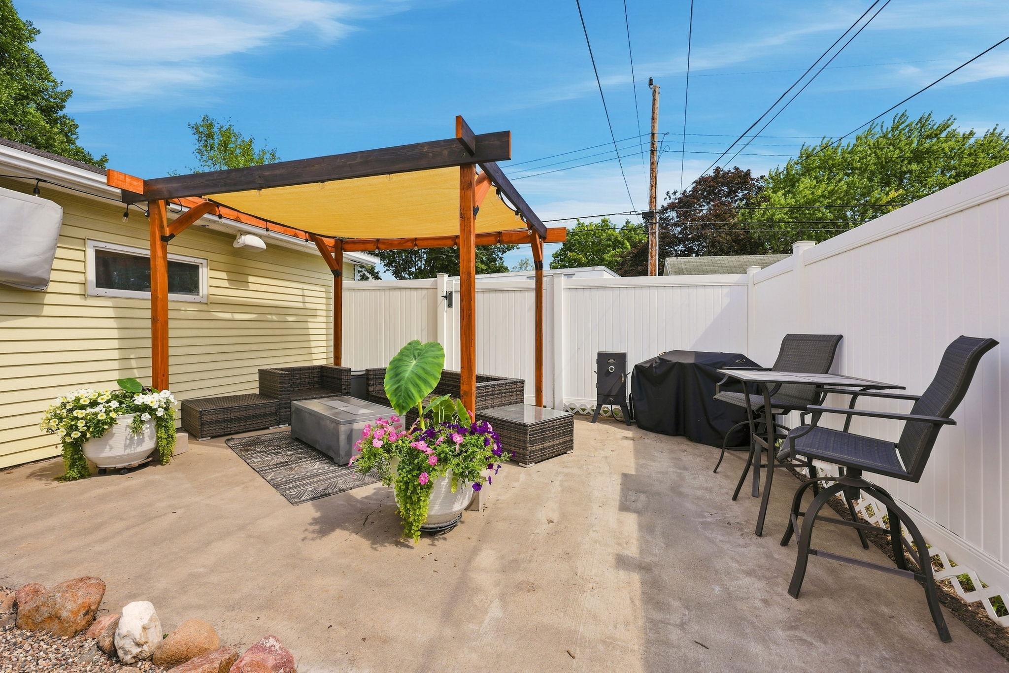 342 N 19 1/2 Avenue N Property Photo 25