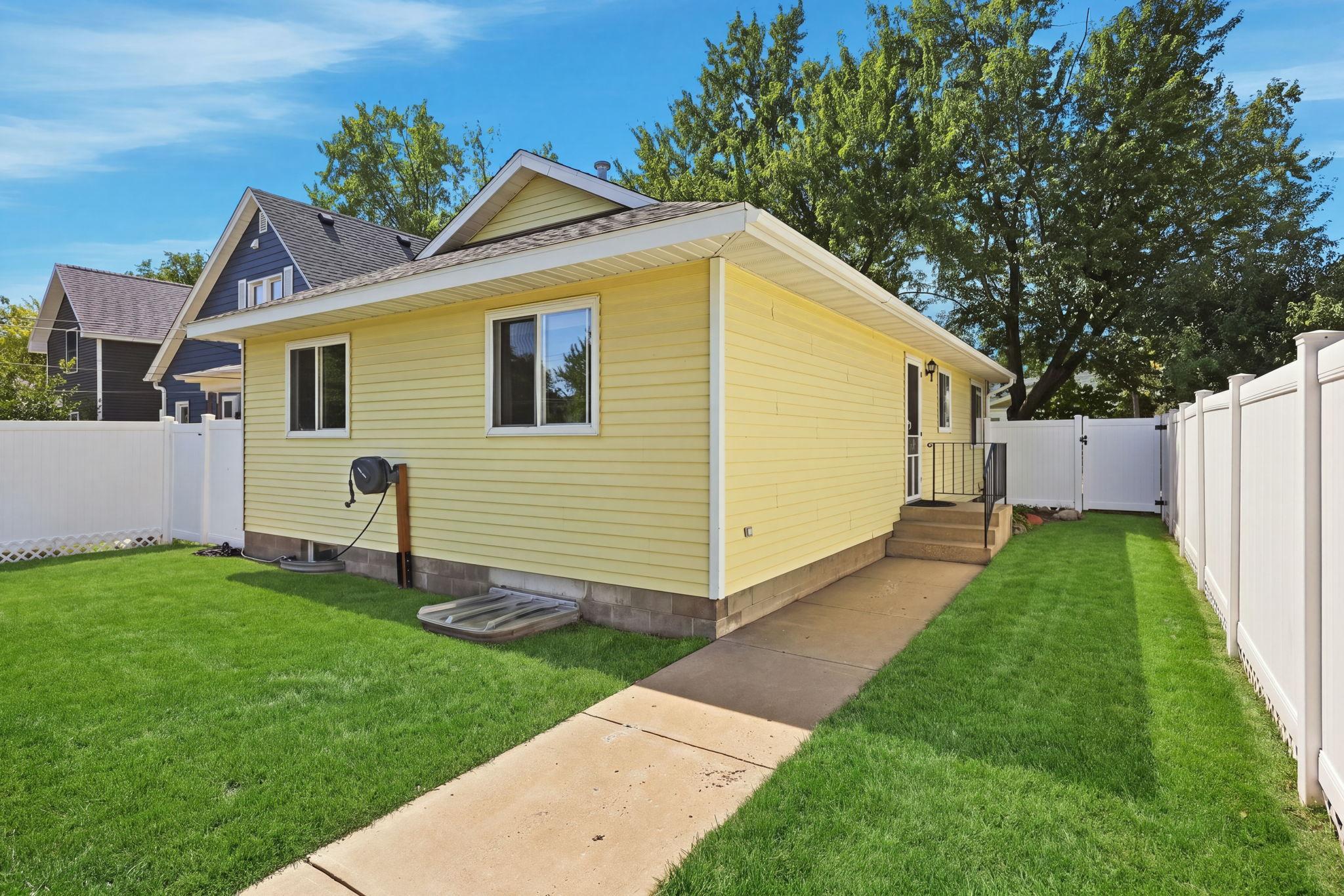 342 N 19 1/2 Avenue N Property Photo 26