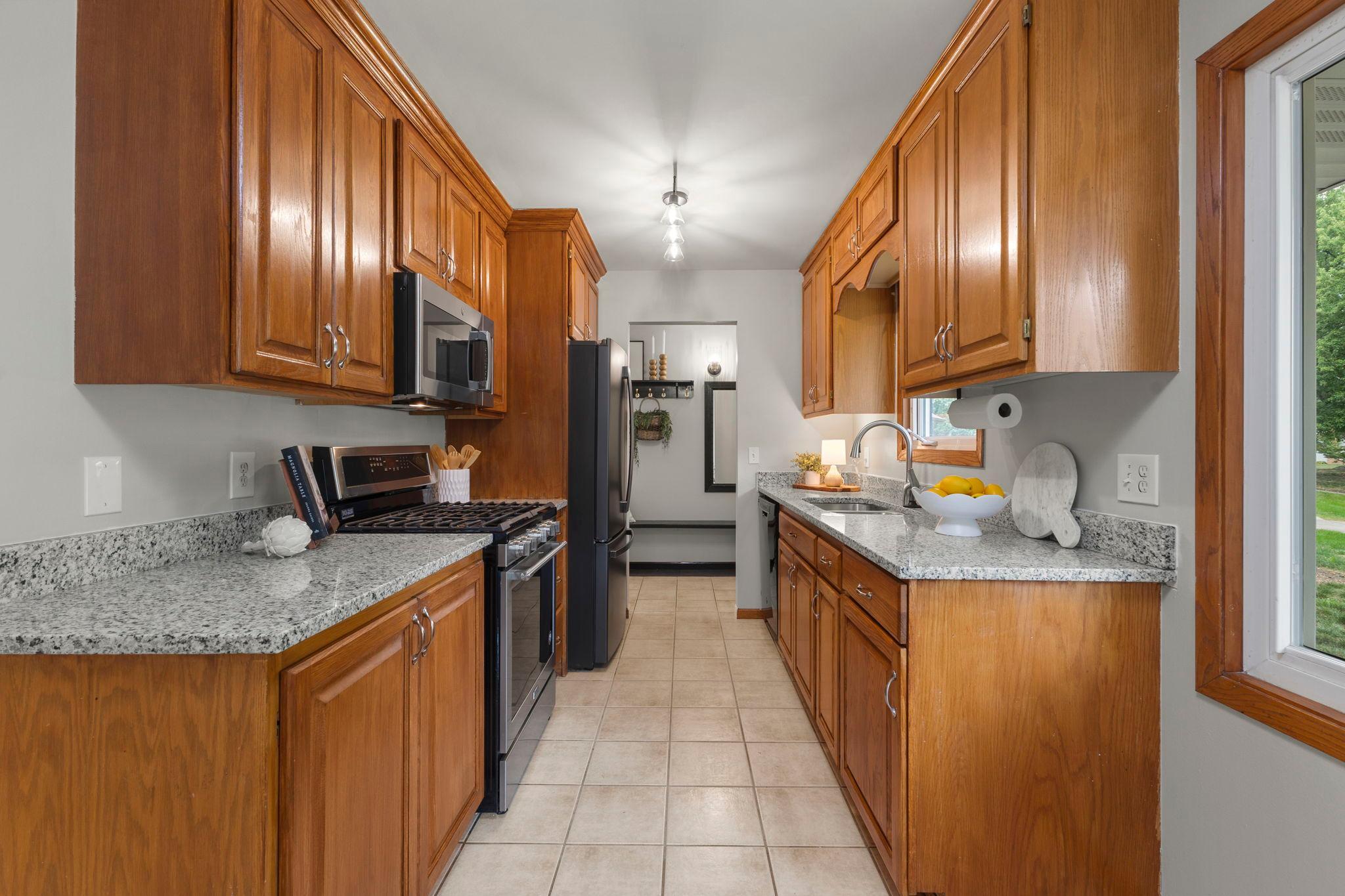13471 Eveleth Way Property Photo 5