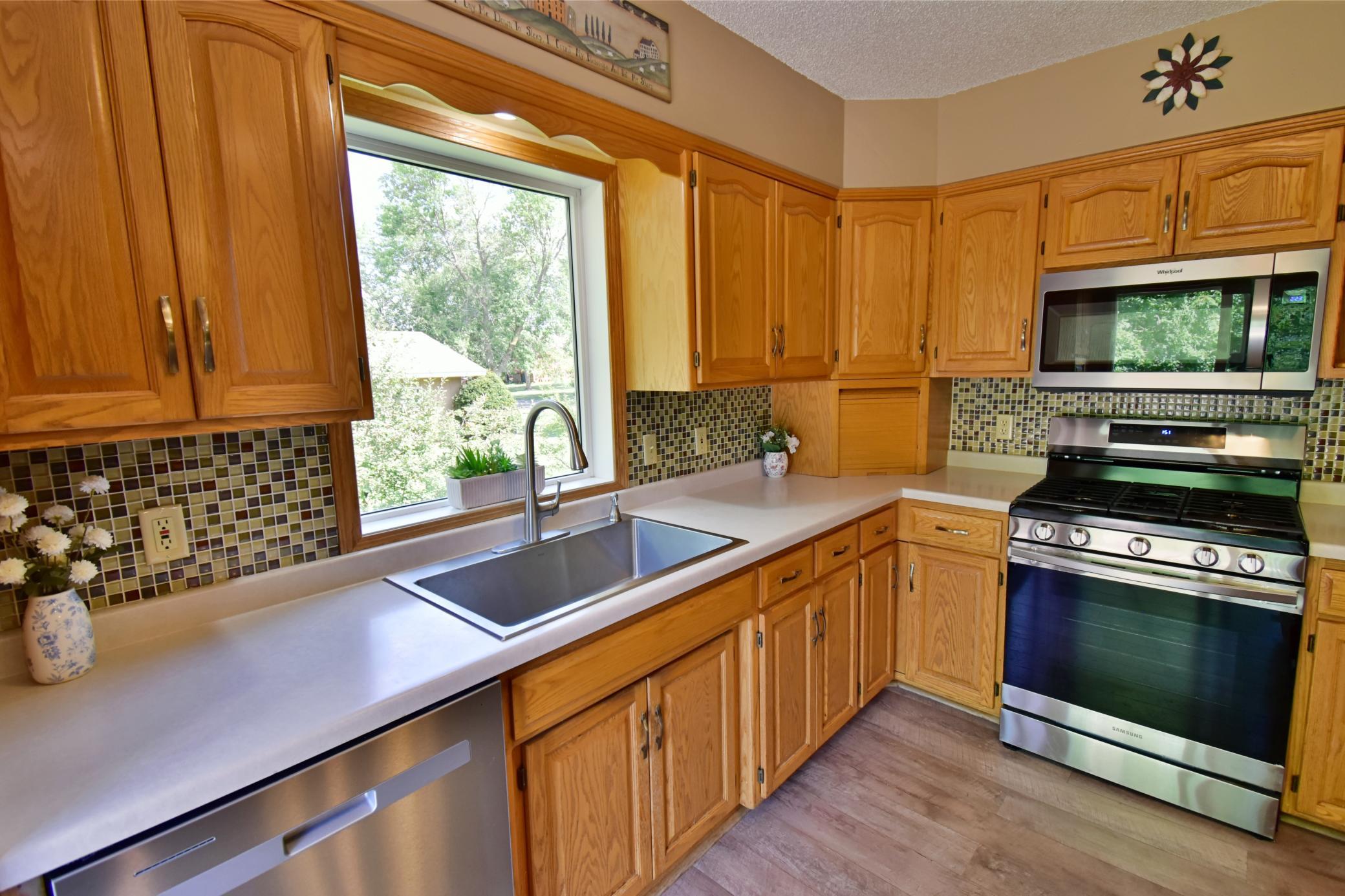 6319 Laurel Road Property Photo 4