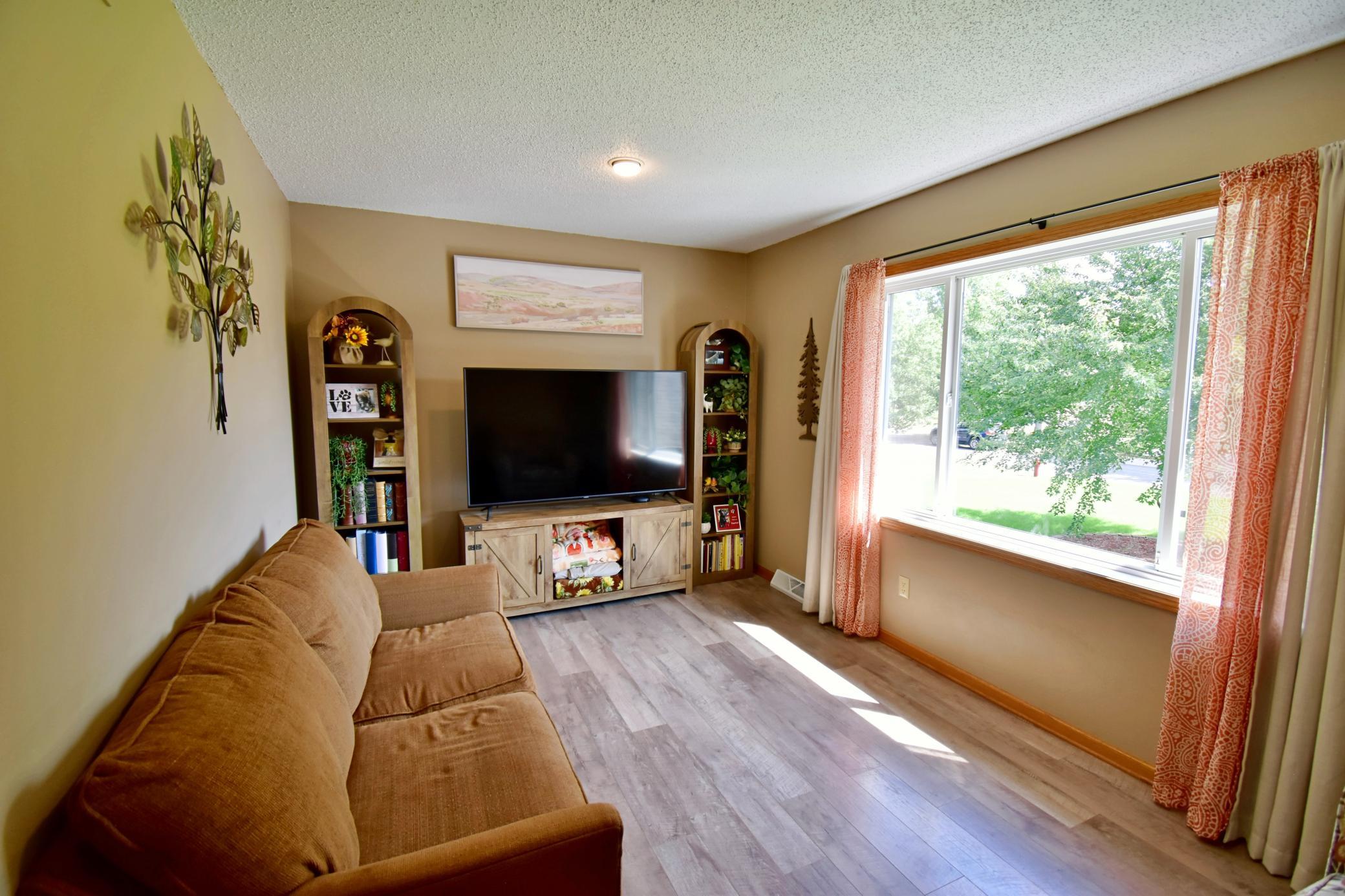 6319 Laurel Road Property Photo 8