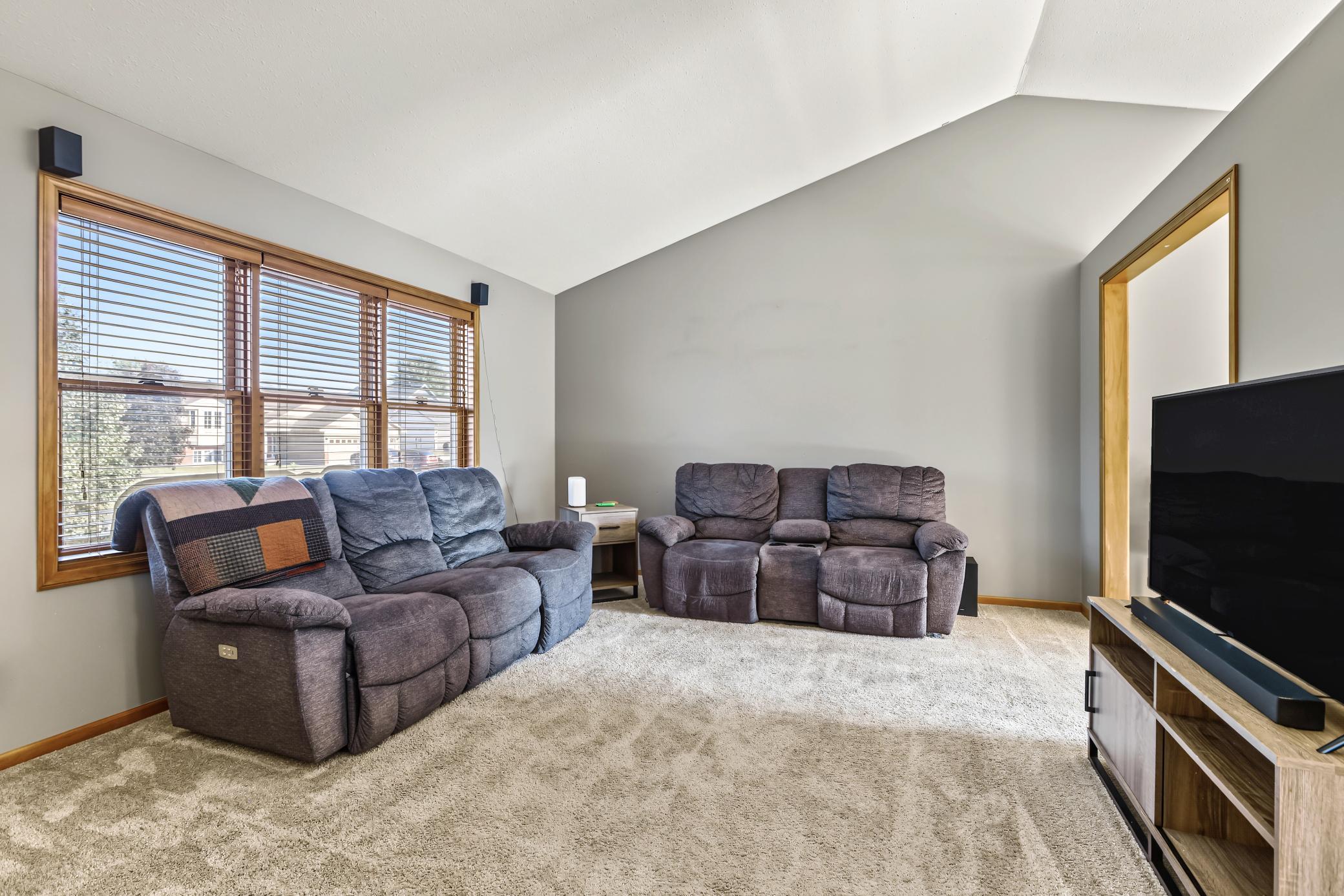 43 Nicholas Way Property Photo 4