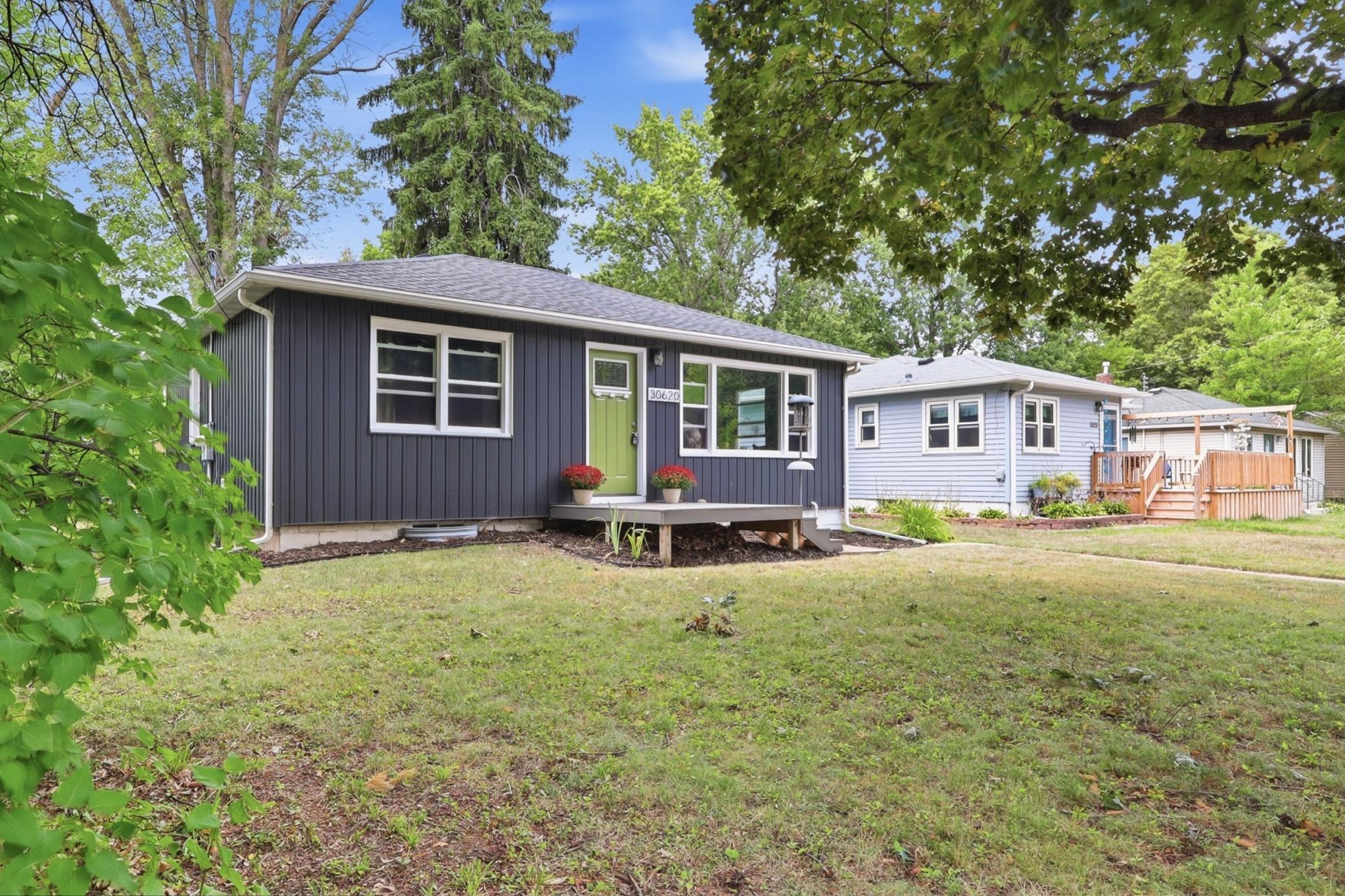 30620 N Lakes Trail Property Photo 2