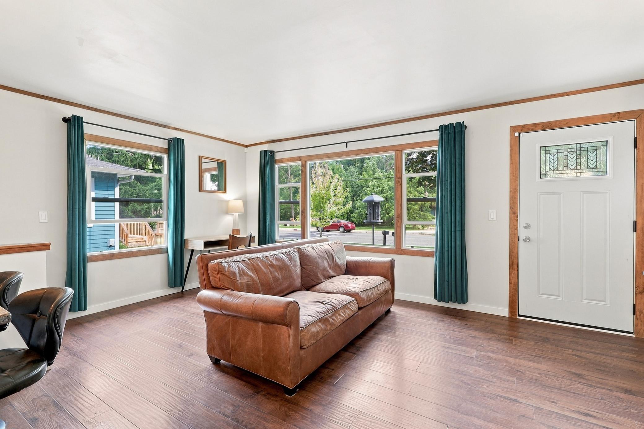 30620 N Lakes Trail Property Photo 6