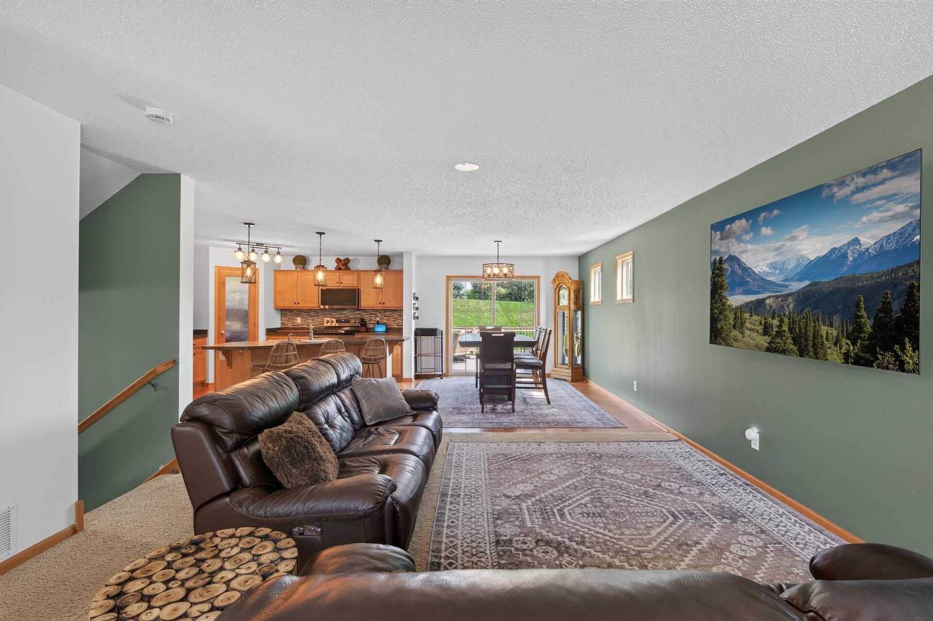 2052 Cobblestone Drive Property Photo 3