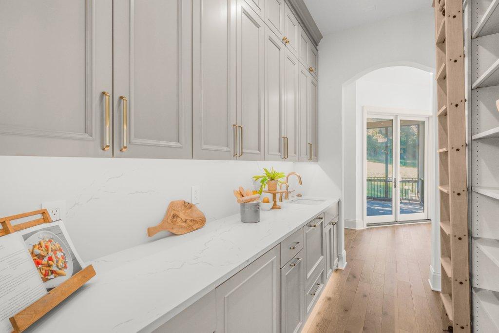 285 North Shore Drive Property Photo 17
