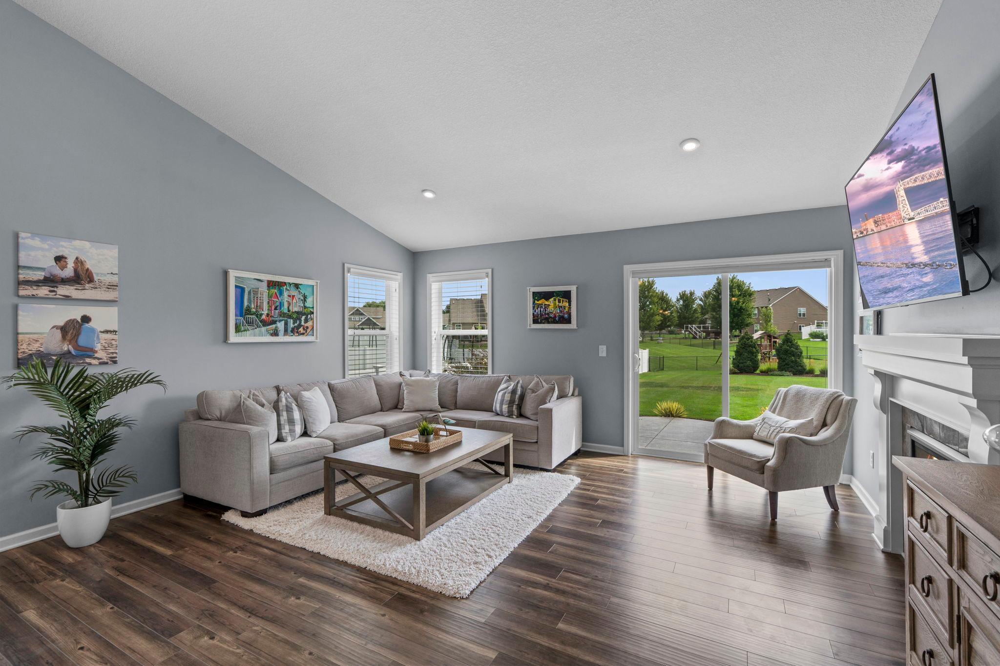 13732 Apollo Way Property Photo 14