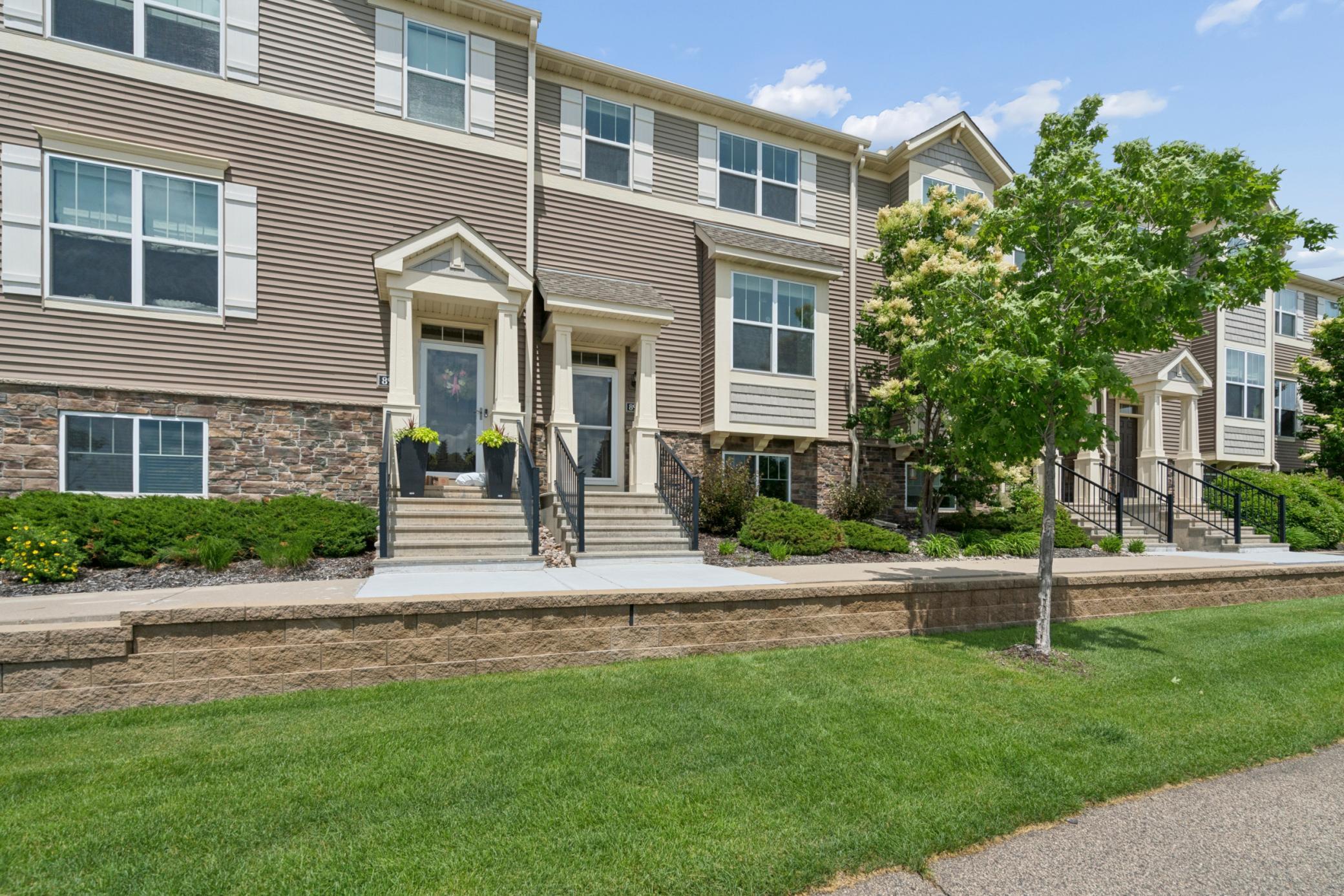 8967 SW Village Loop Property Photo 1