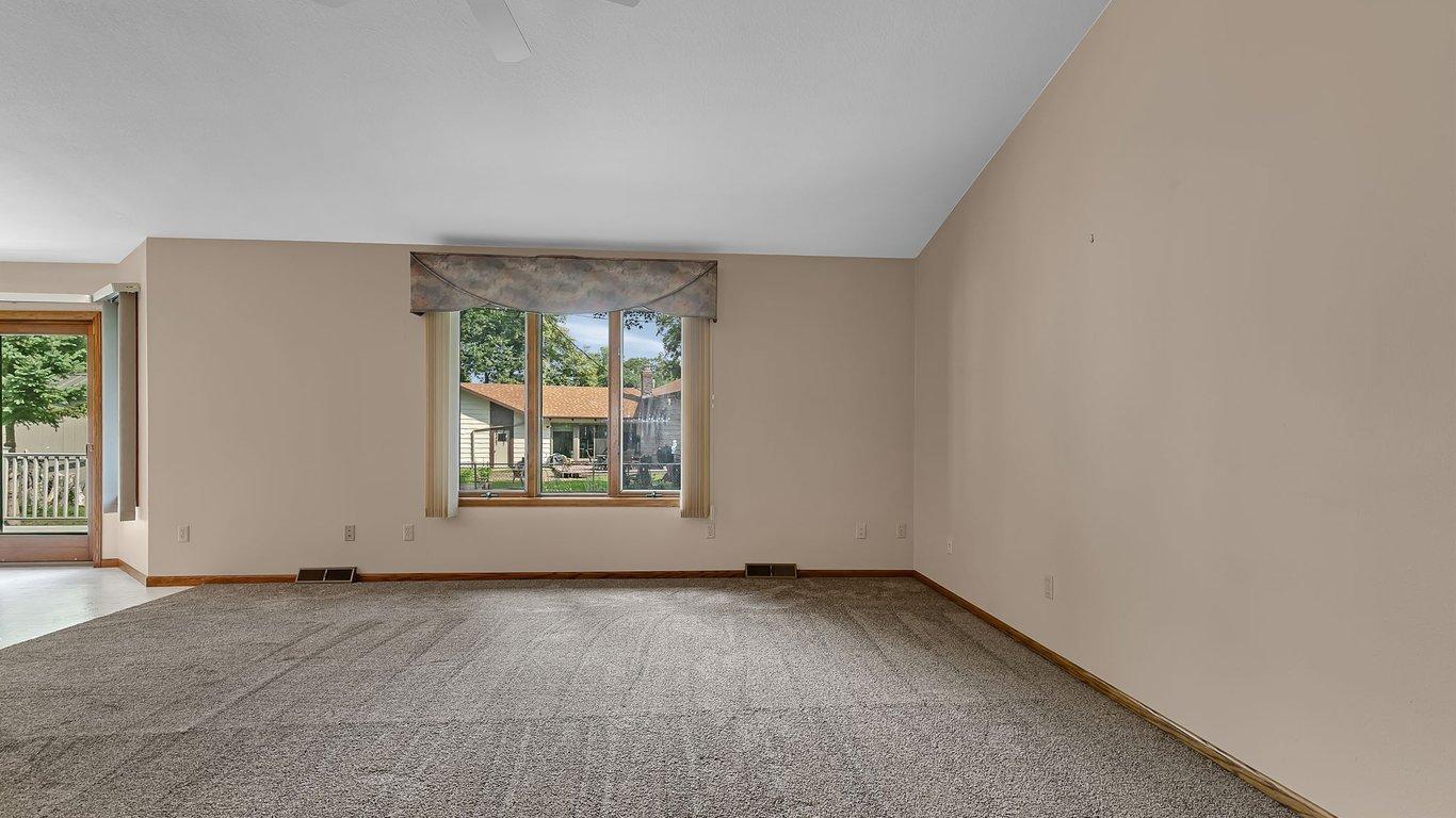 985 Juliet Way Property Photo 10