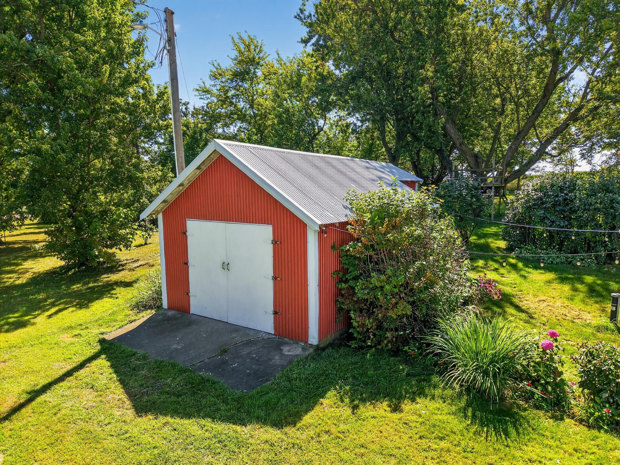 6119 County Road 10 Se Property Photo 49