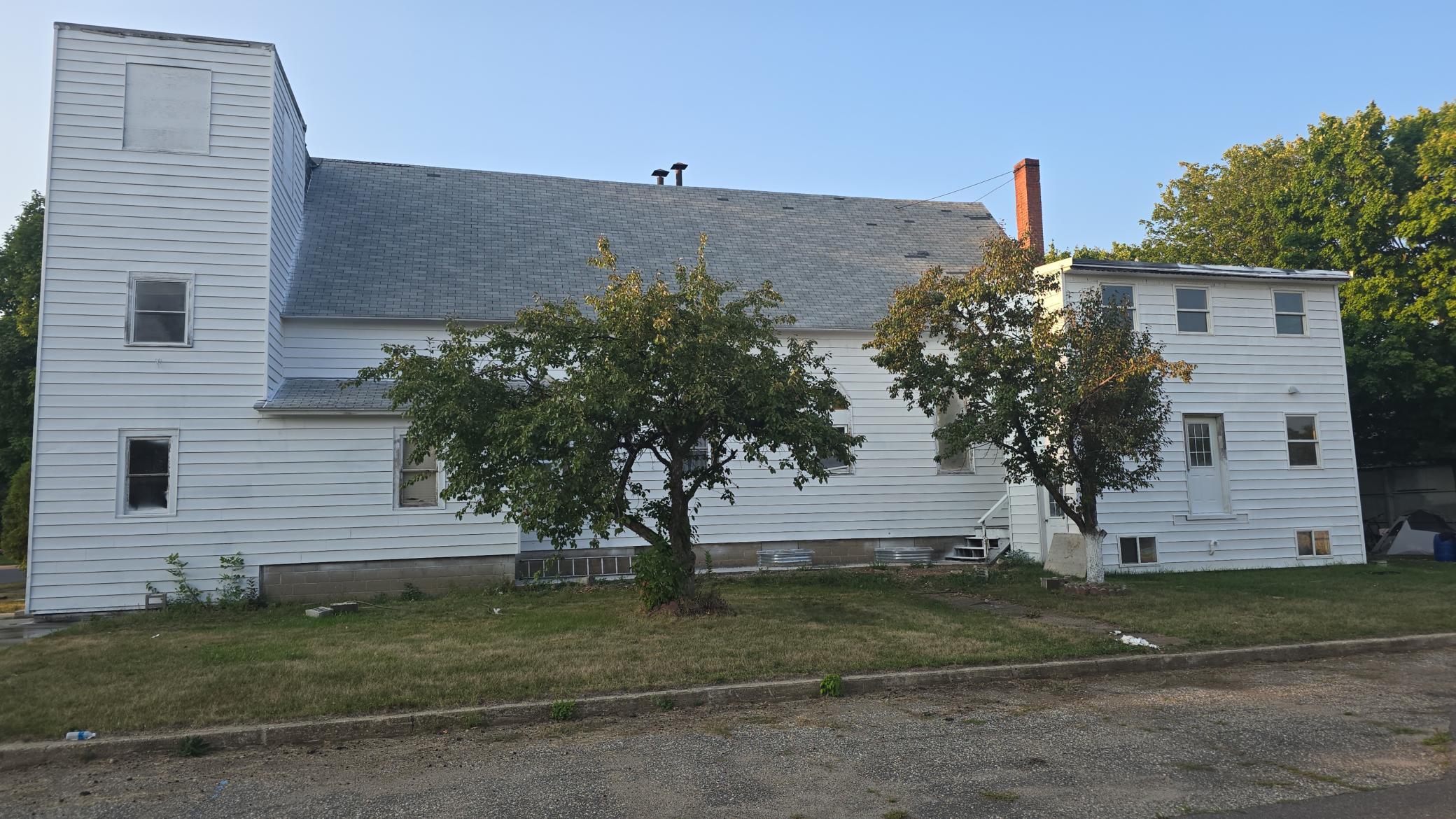 207 Bridge Street S Property Photo 2