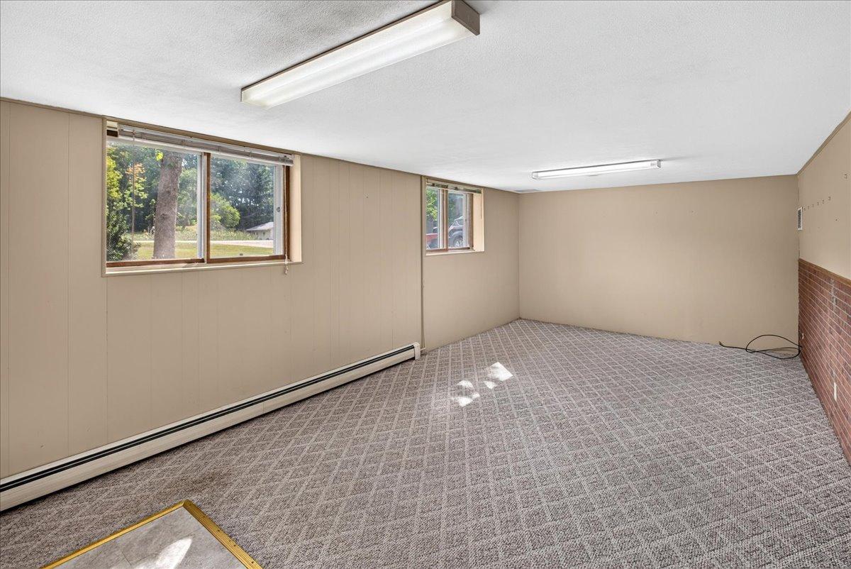 9855 Iffert Avenue Ne Property Photo 37