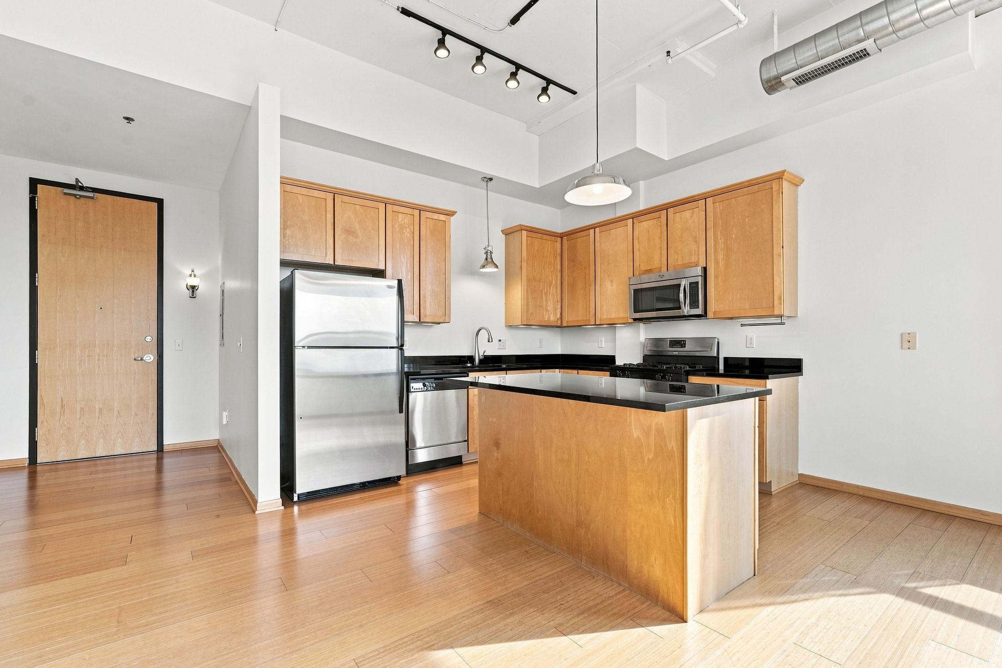 1701 Madison Street Ne 310 Property Photo 8