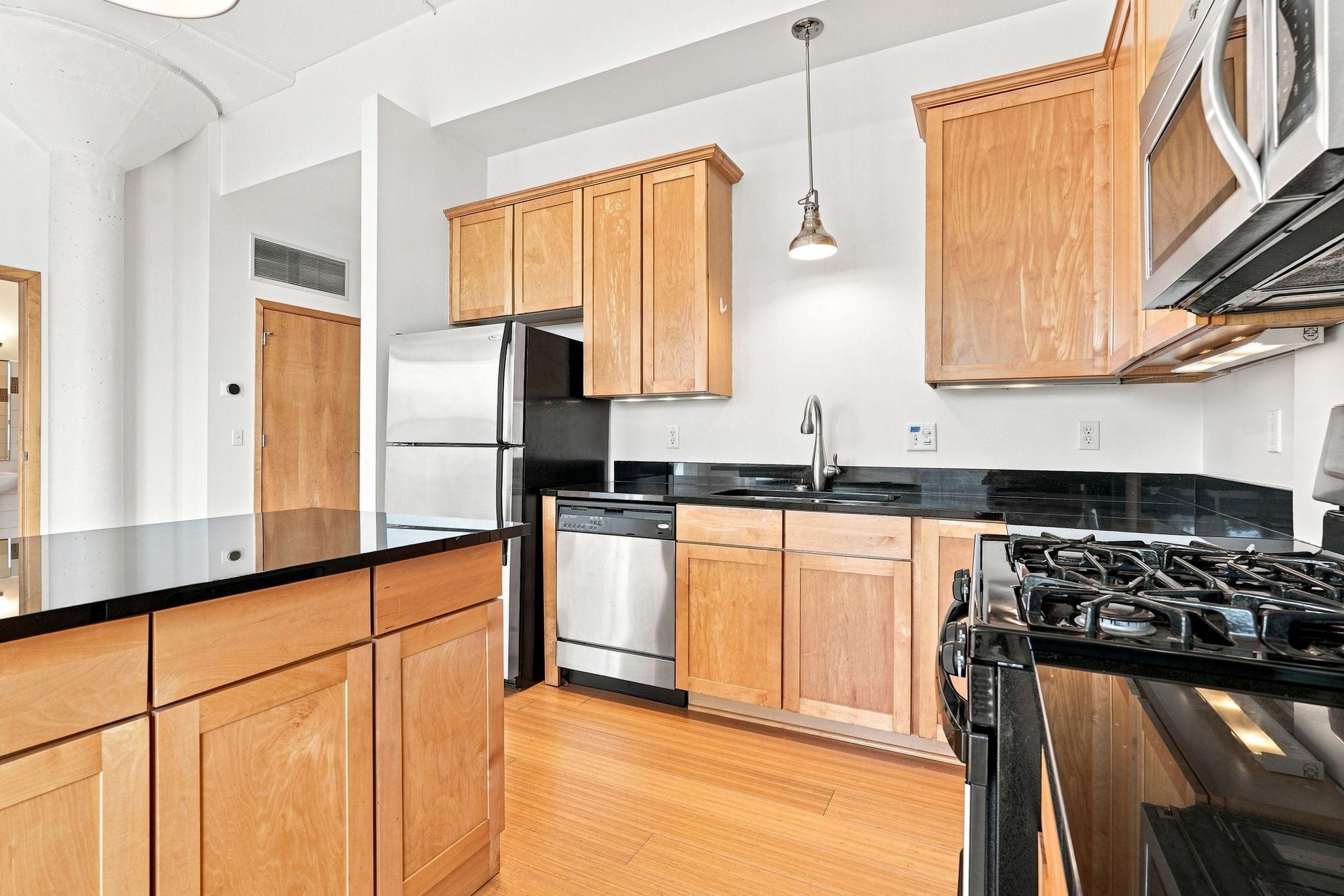 1701 Madison Street Ne 310 Property Photo 16