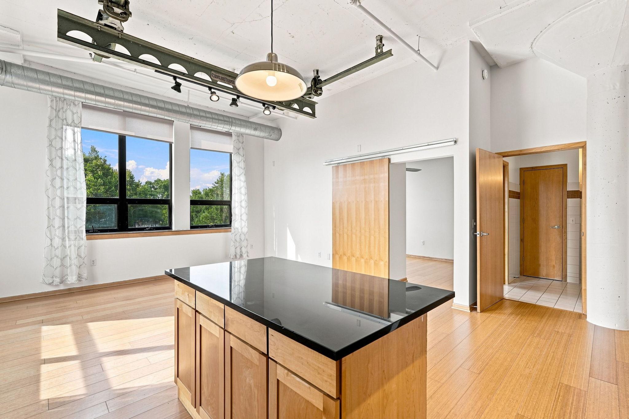 1701 Madison Street Ne 310 Property Photo 18
