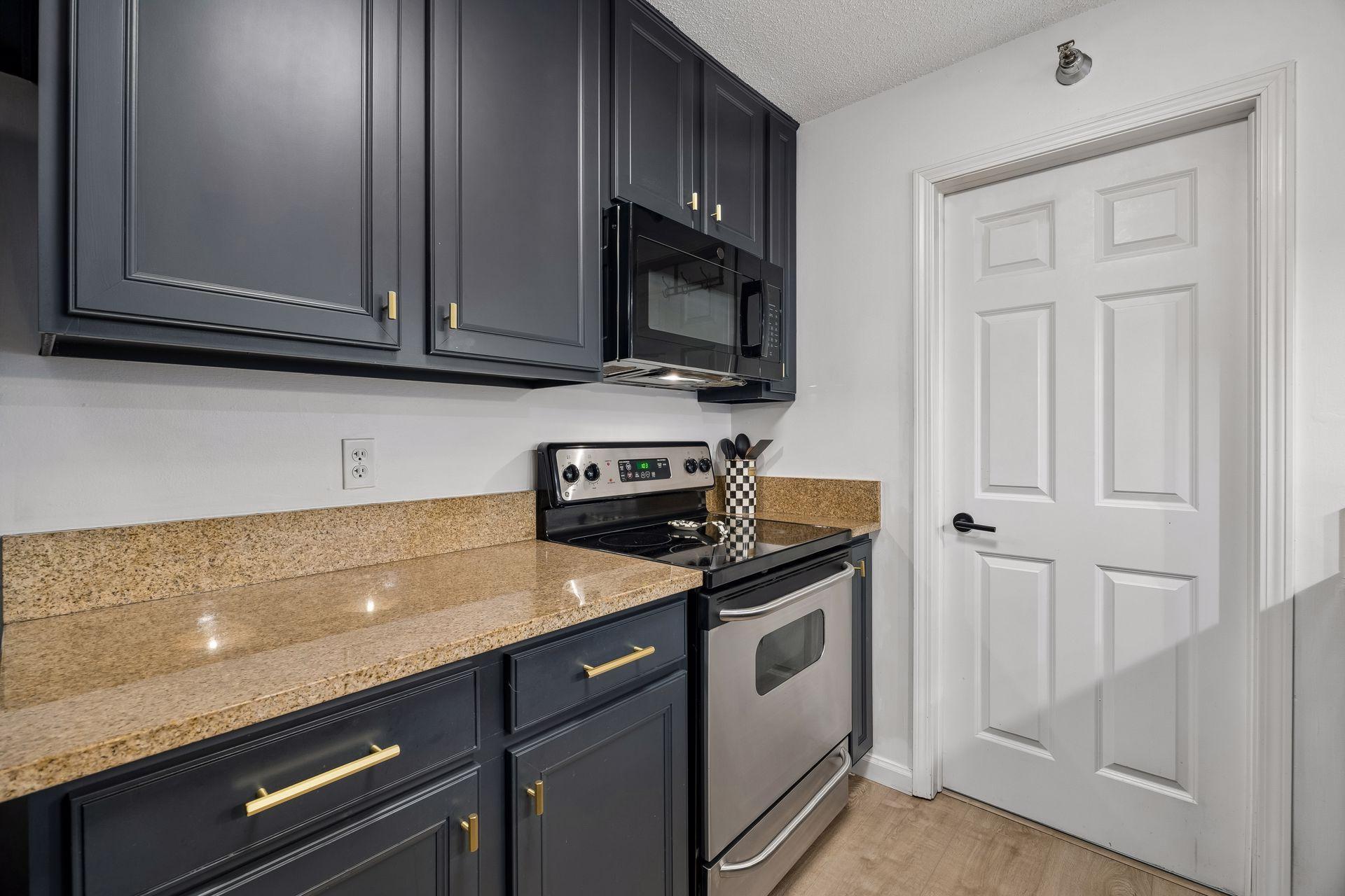 6040 Chasewood Parkway 2 Property Photo 14