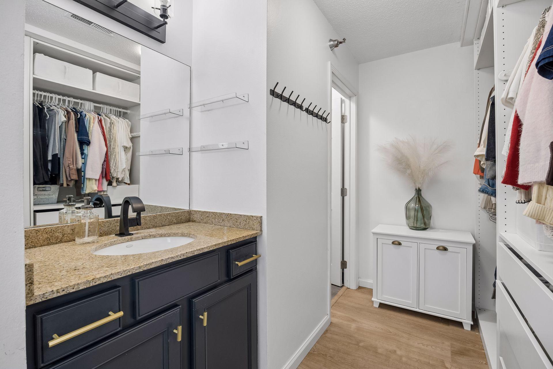 6040 Chasewood Parkway 2 Property Photo 20