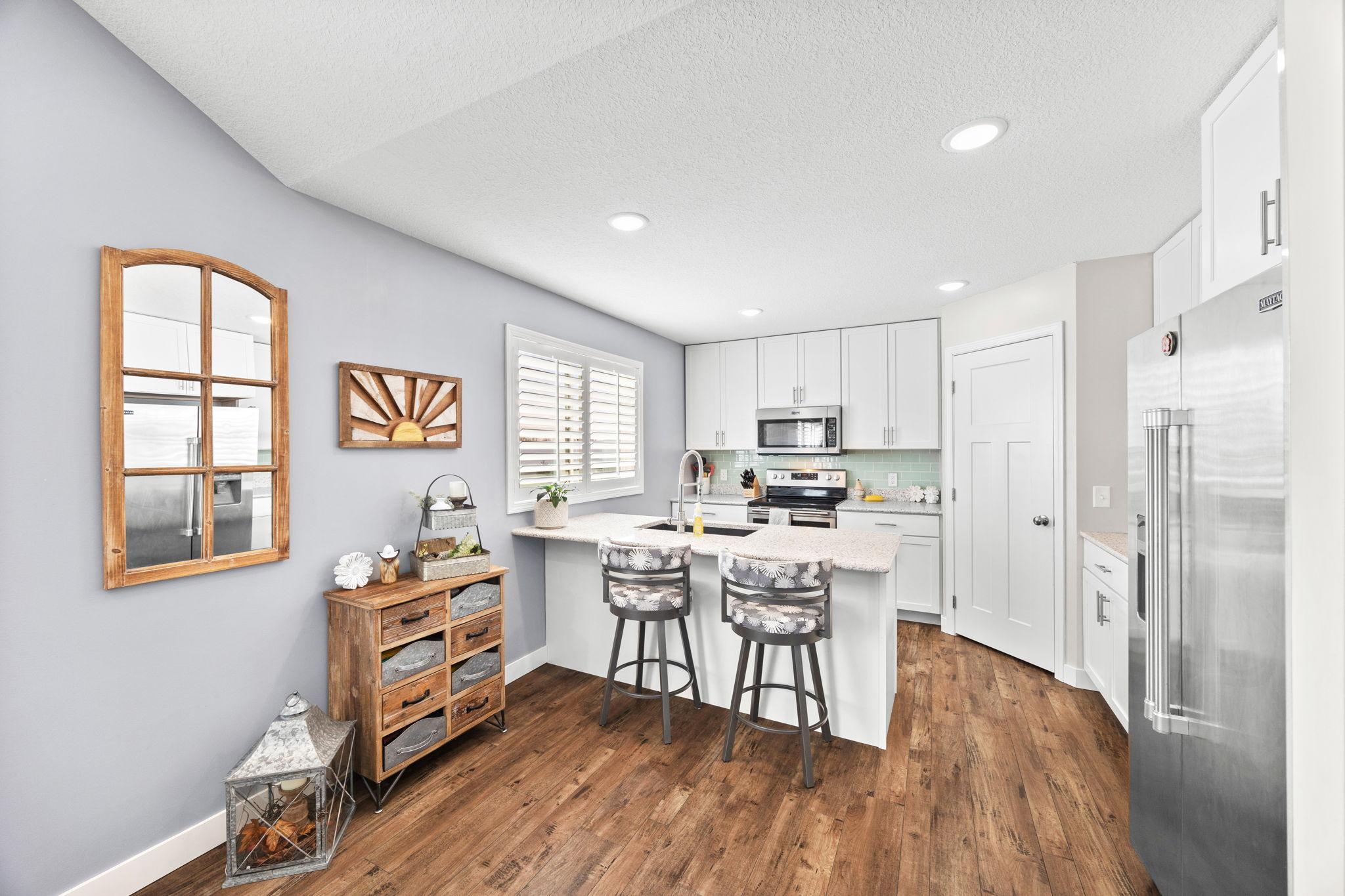1428 Carl Way Property Photo 4