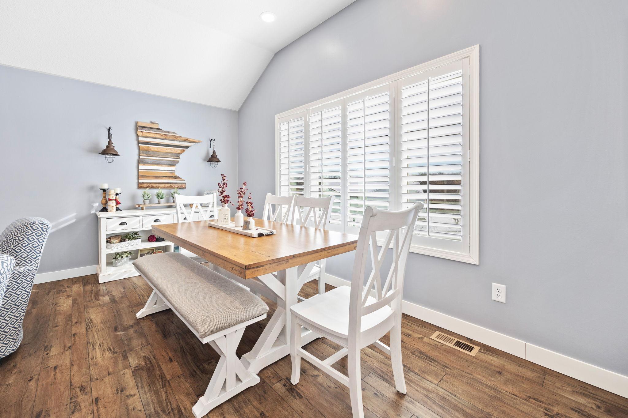 1428 Carl Way Property Photo 10