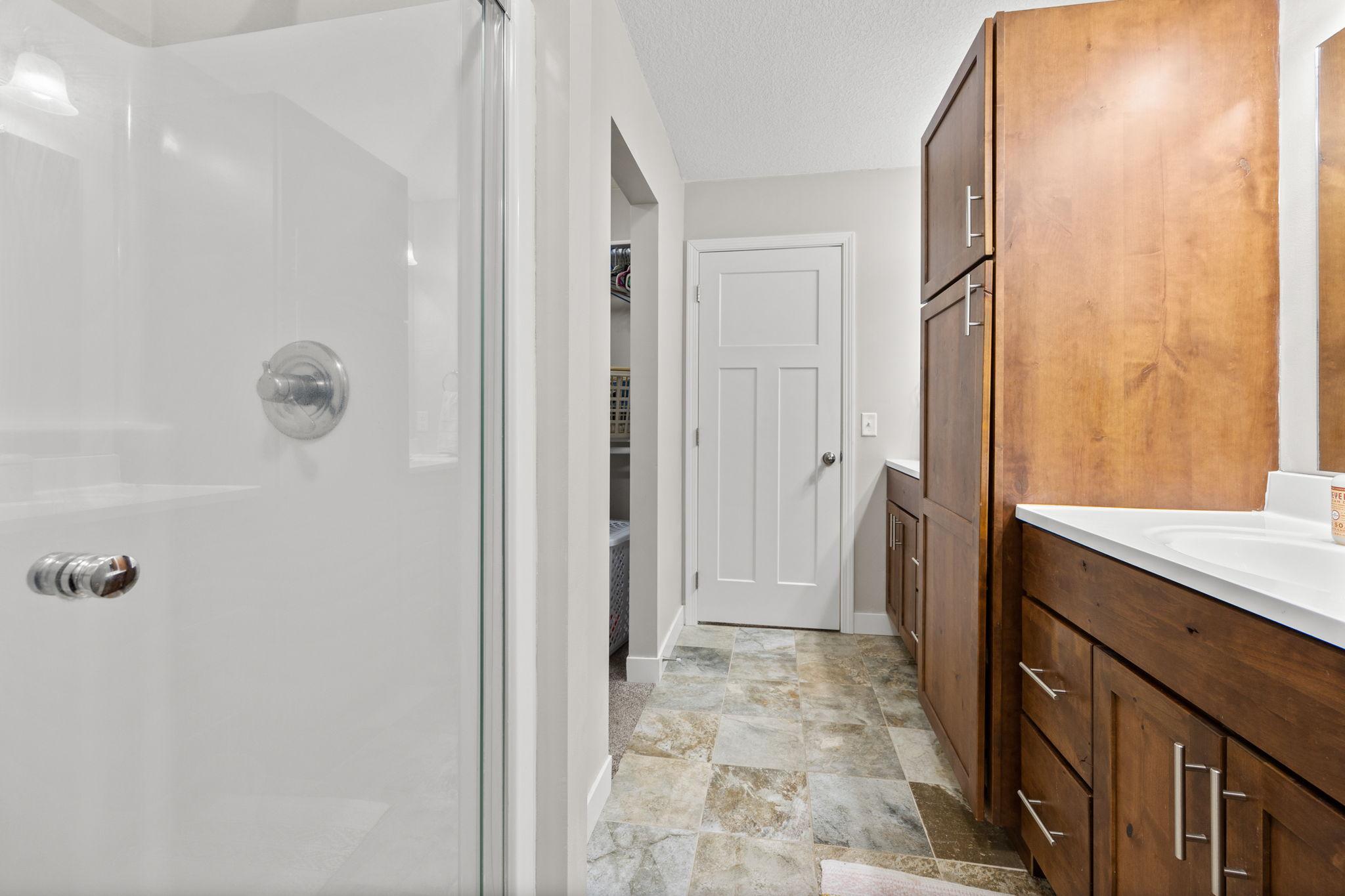 1428 Carl Way Property Photo 16