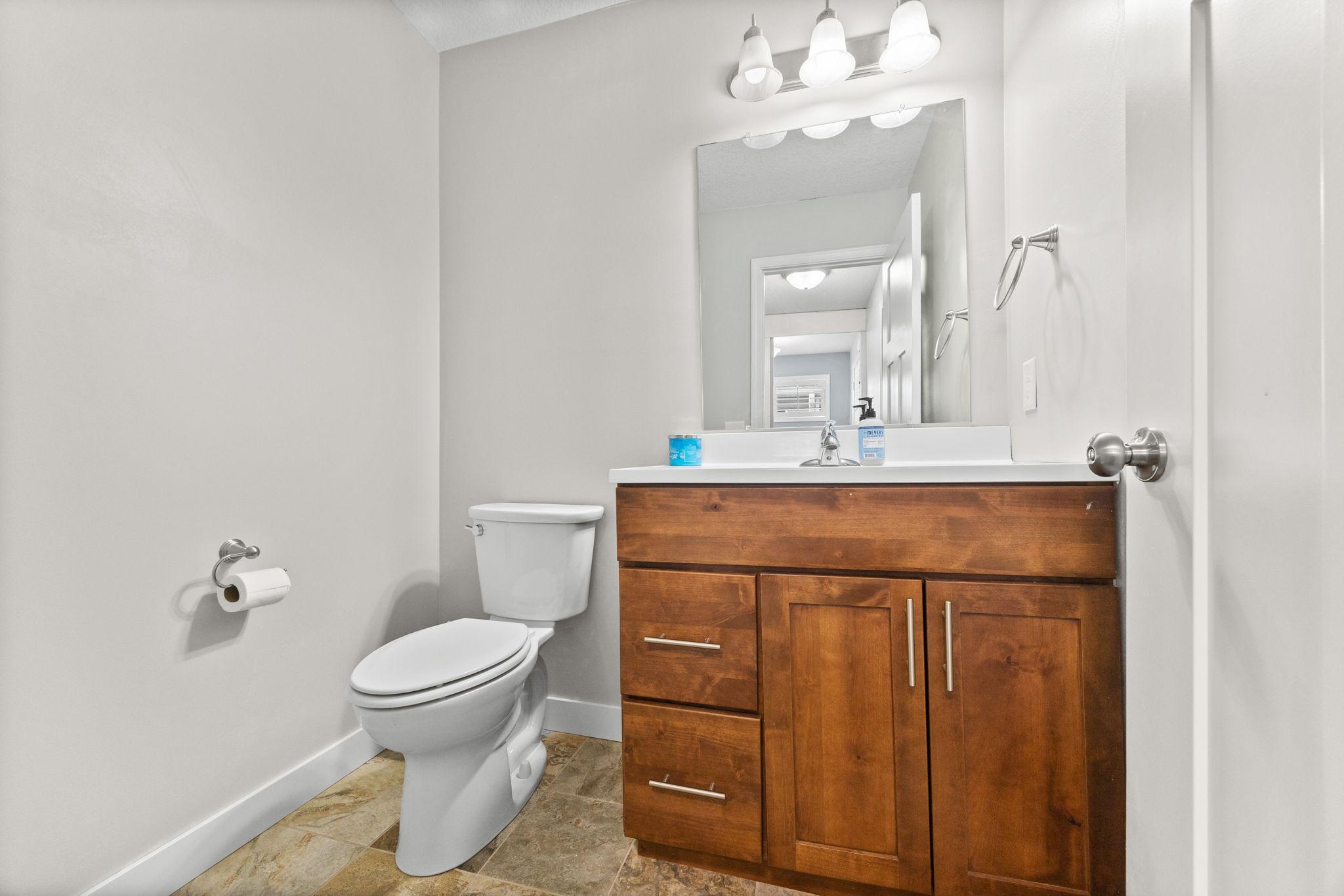 1428 Carl Way Property Photo 18
