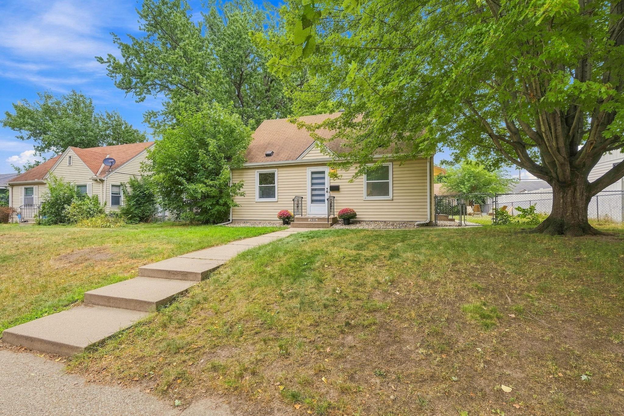 4716 Washburn Avenue N Property Photo 3