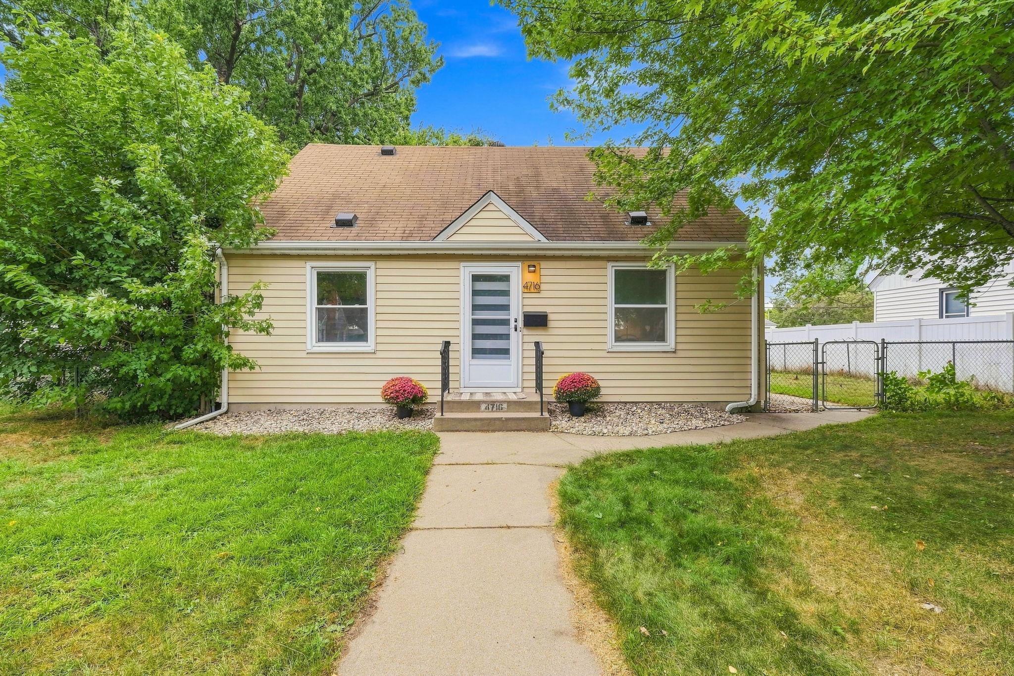 4716 Washburn Avenue N Property Photo 4