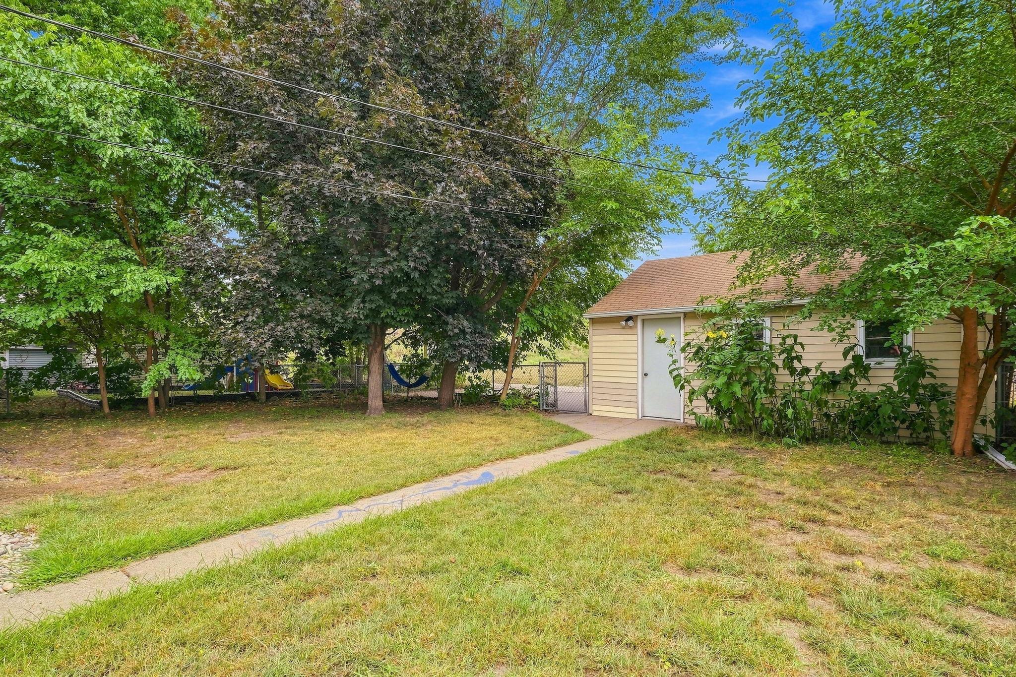 4716 Washburn Avenue N Property Photo 24