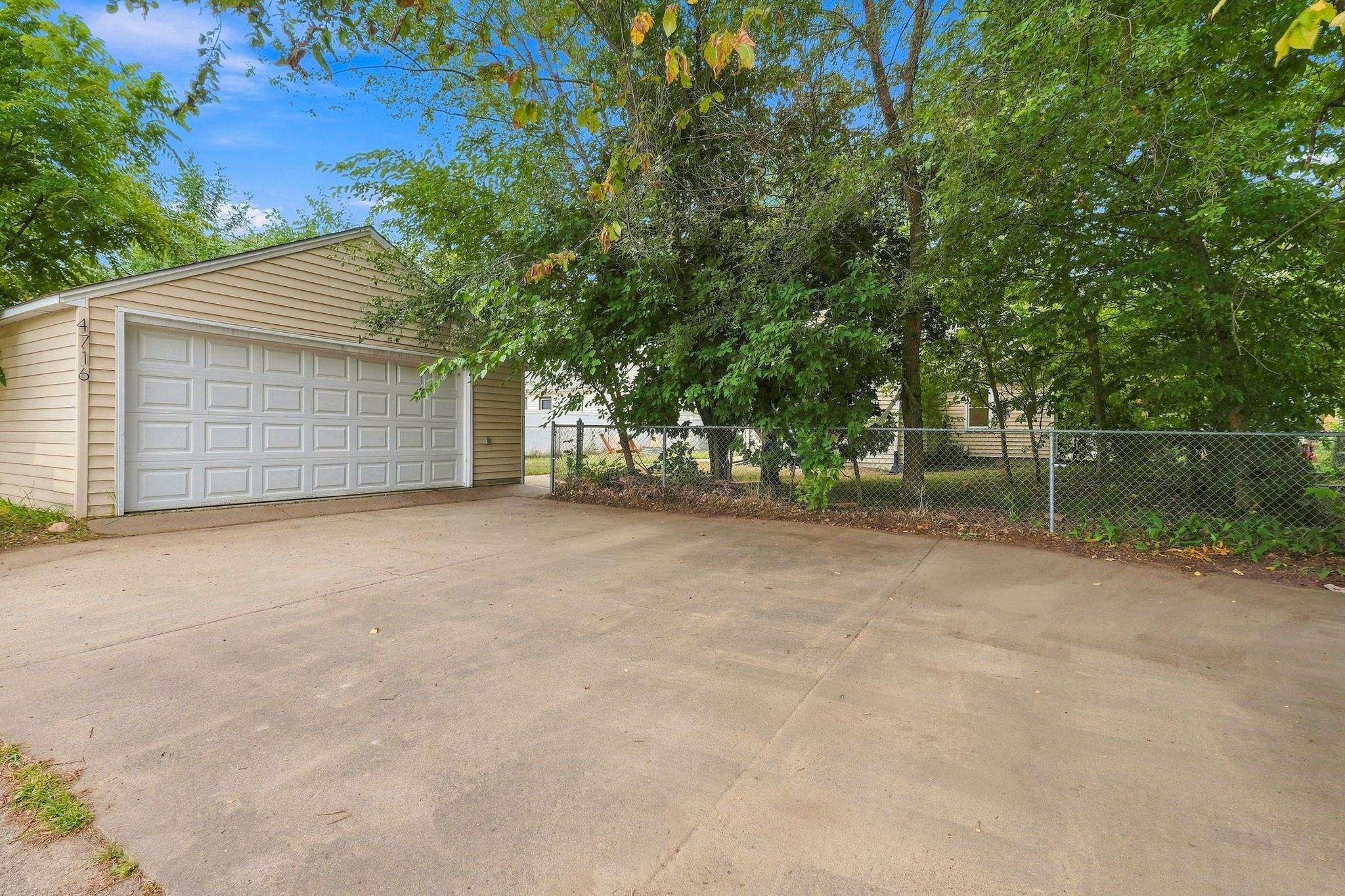 4716 Washburn Avenue N Property Photo 25