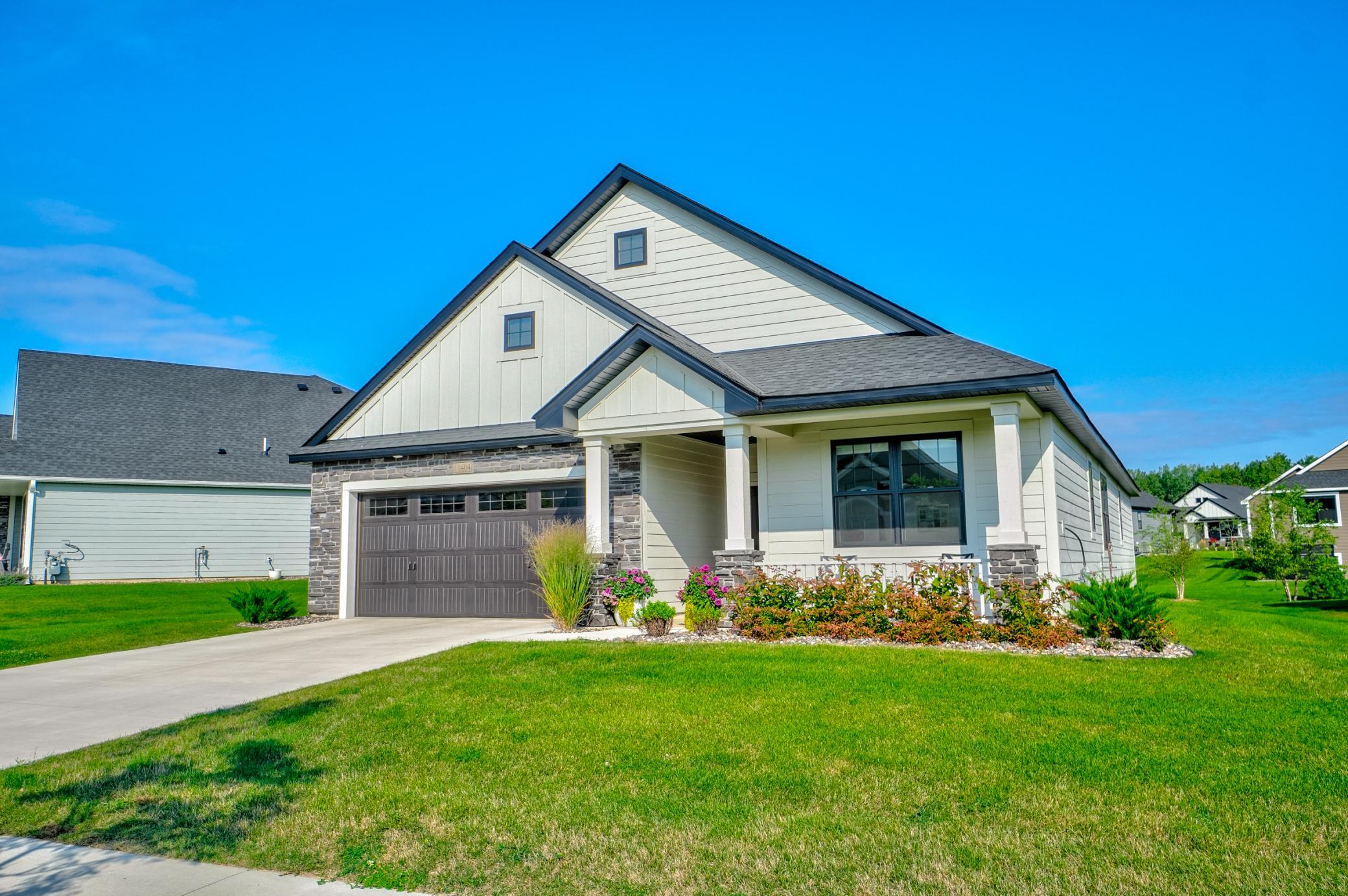 11404 Kings Court N Property Photo 3