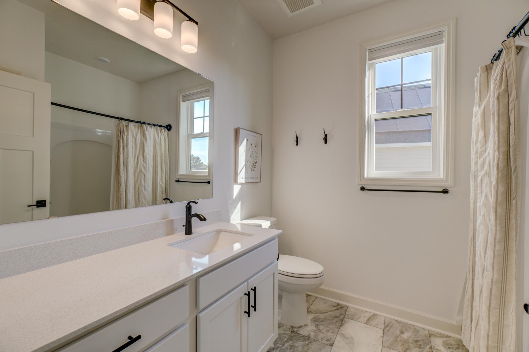 11404 Kings Court N Property Photo 7