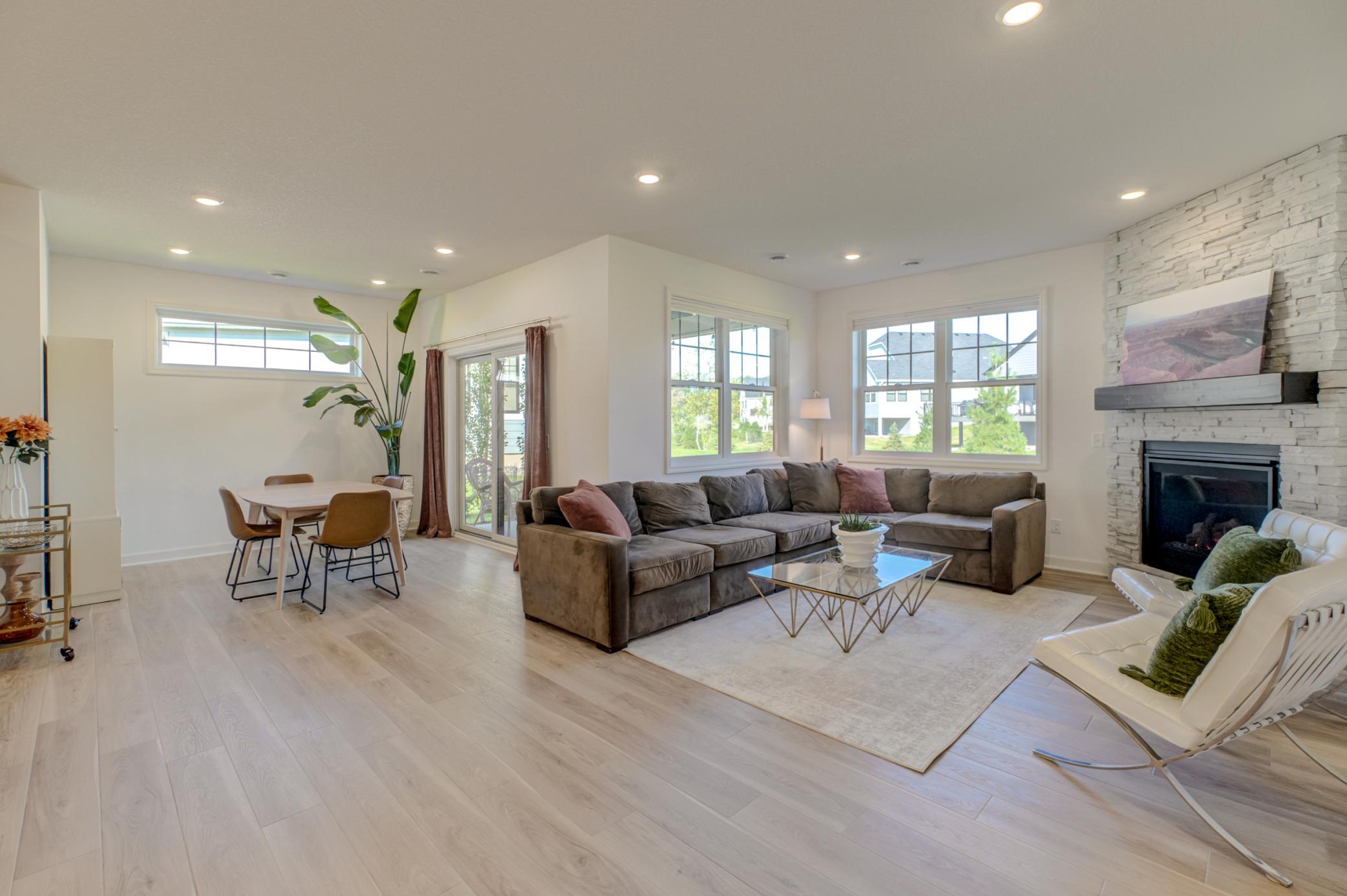 11404 Kings Court N Property Photo 21
