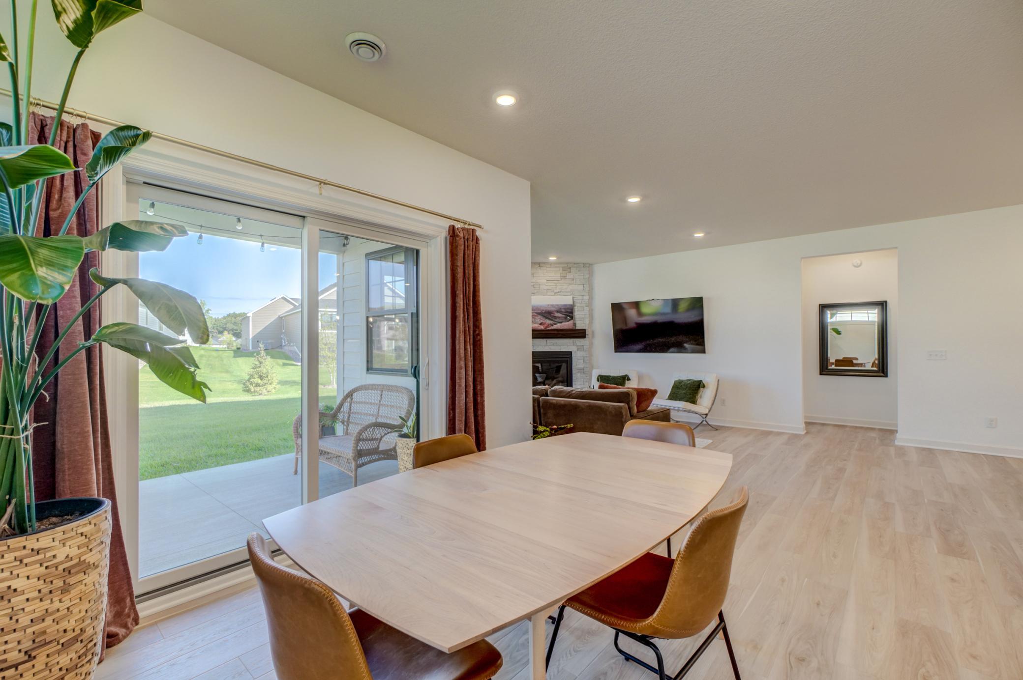 11404 Kings Court N Property Photo 22