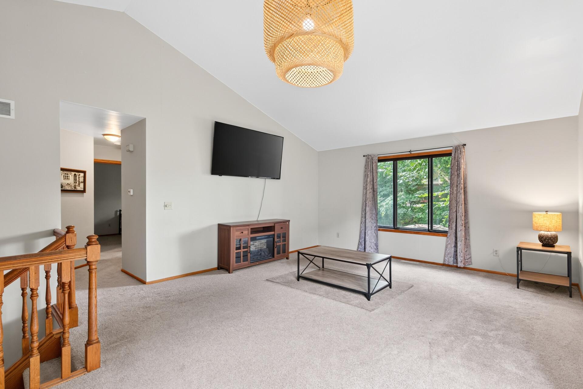 1128 Fox Run Road Property Photo 3