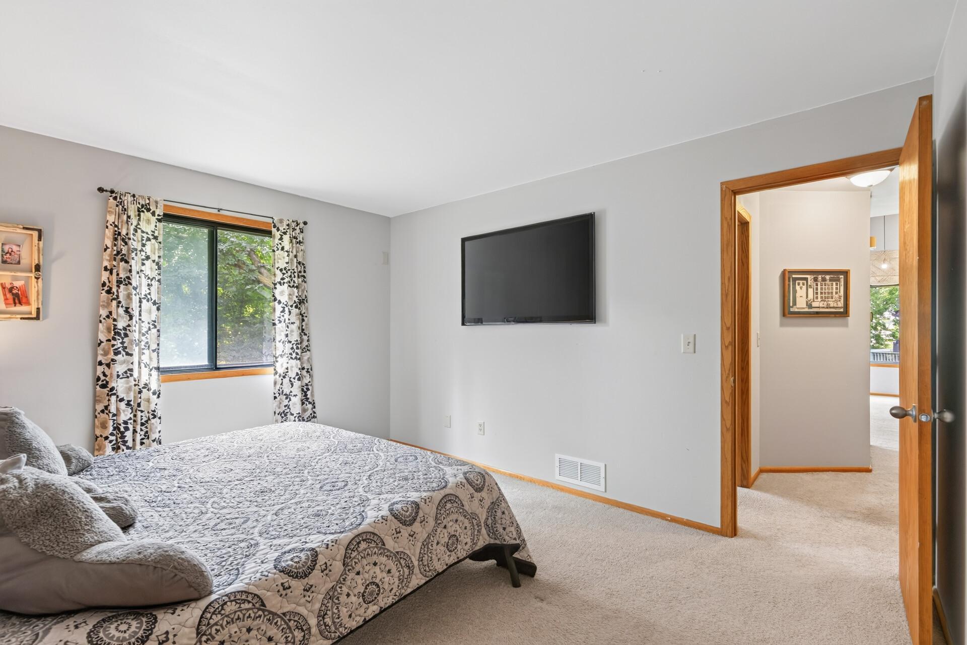 1128 Fox Run Road Property Photo 12