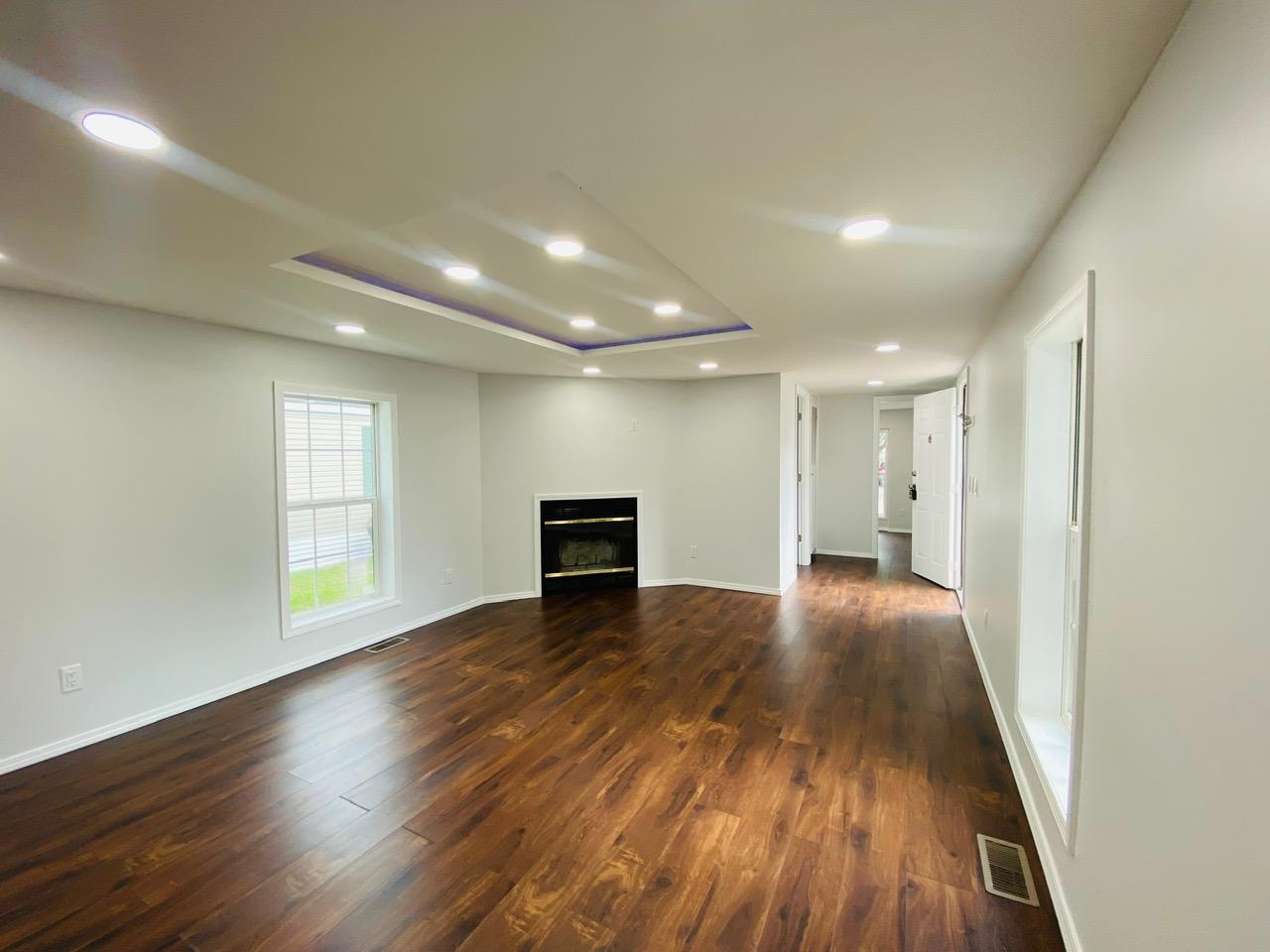 1017 Meadow Lane Ne Property Photo 5