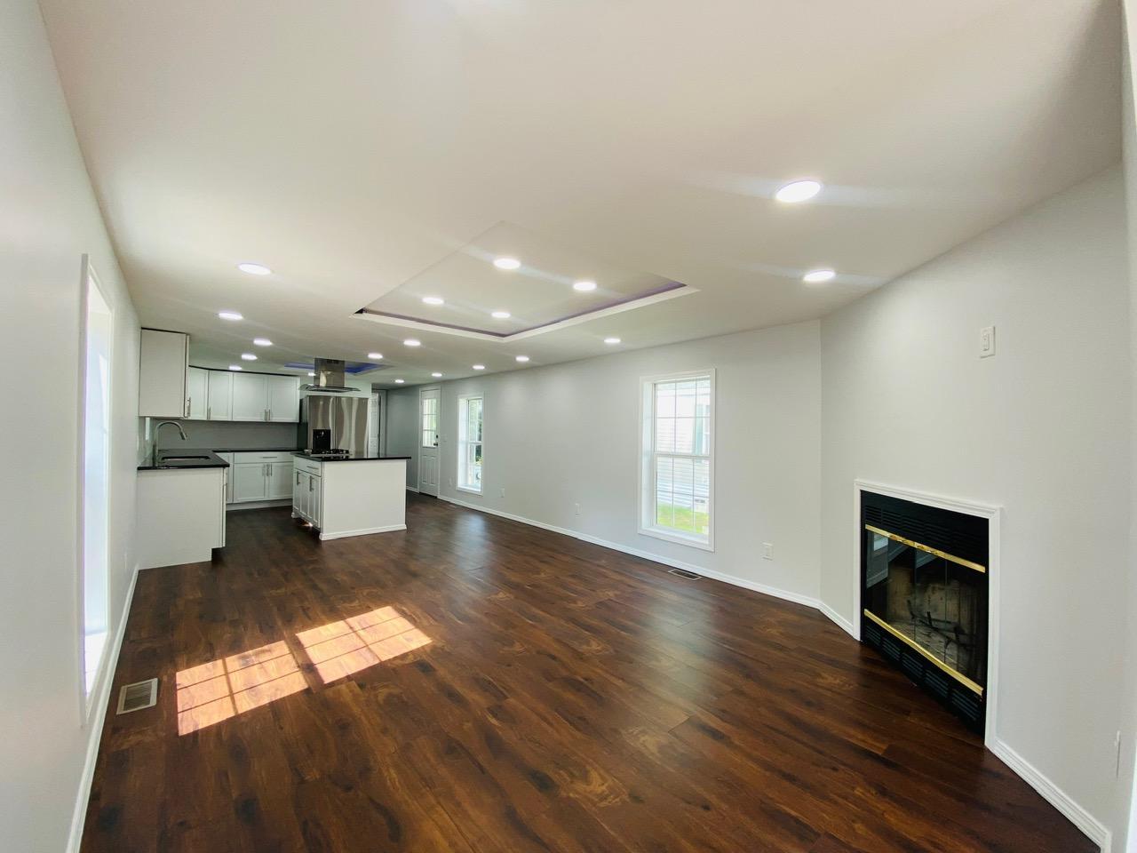 1017 Meadow Lane Ne Property Photo 6