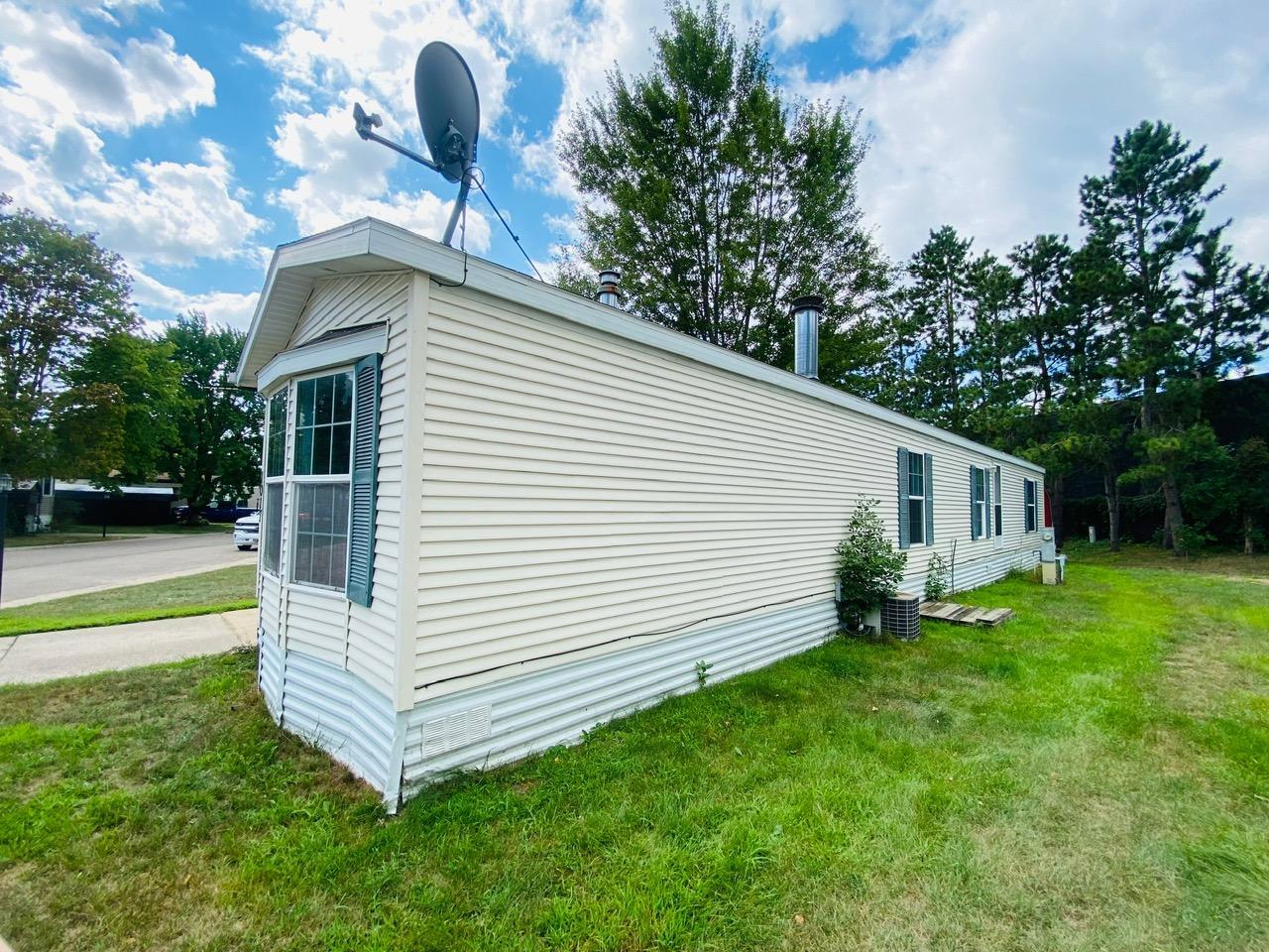 1017 Meadow Lane Ne Property Photo 33