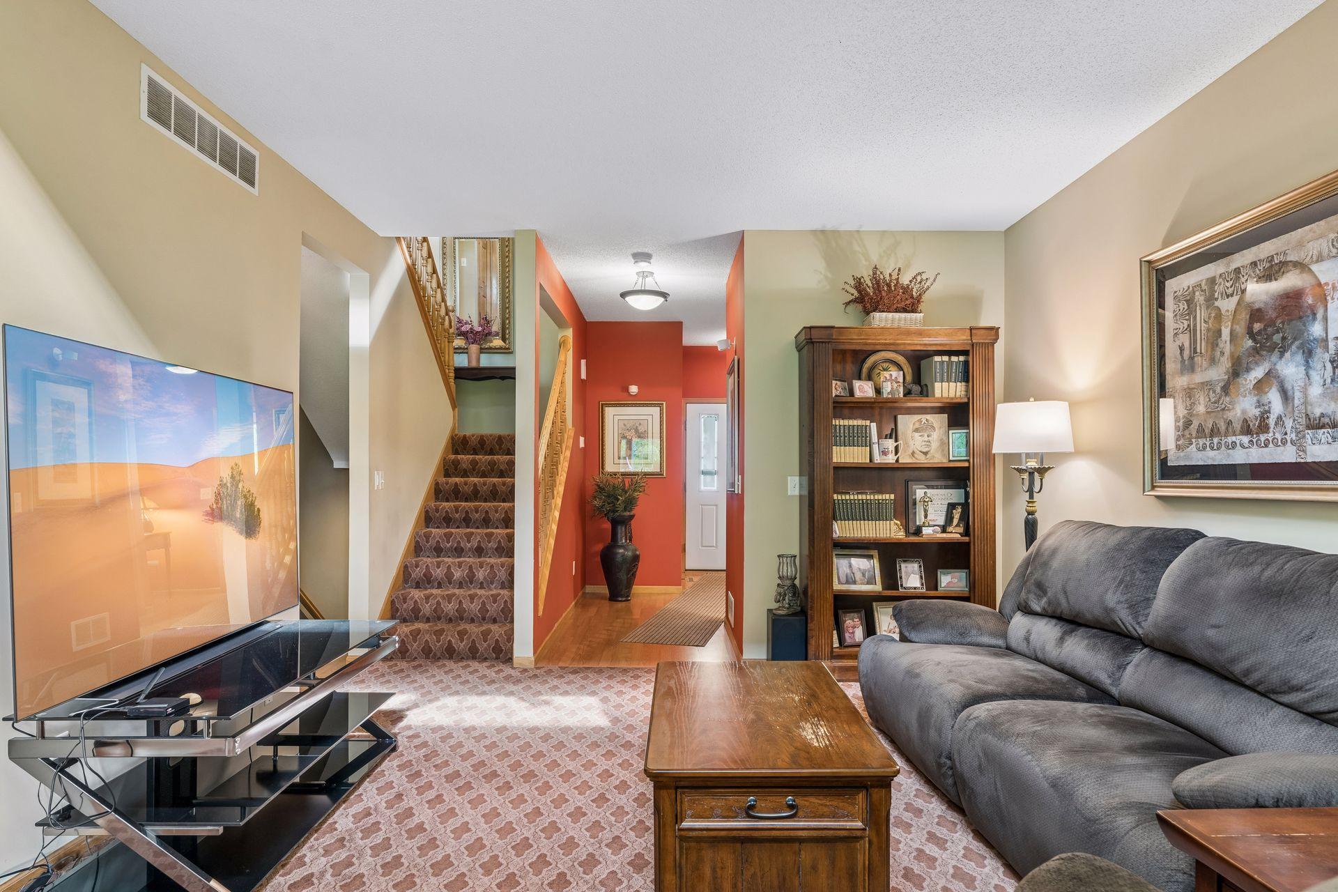 4805 Iris Alcove Property Photo 8