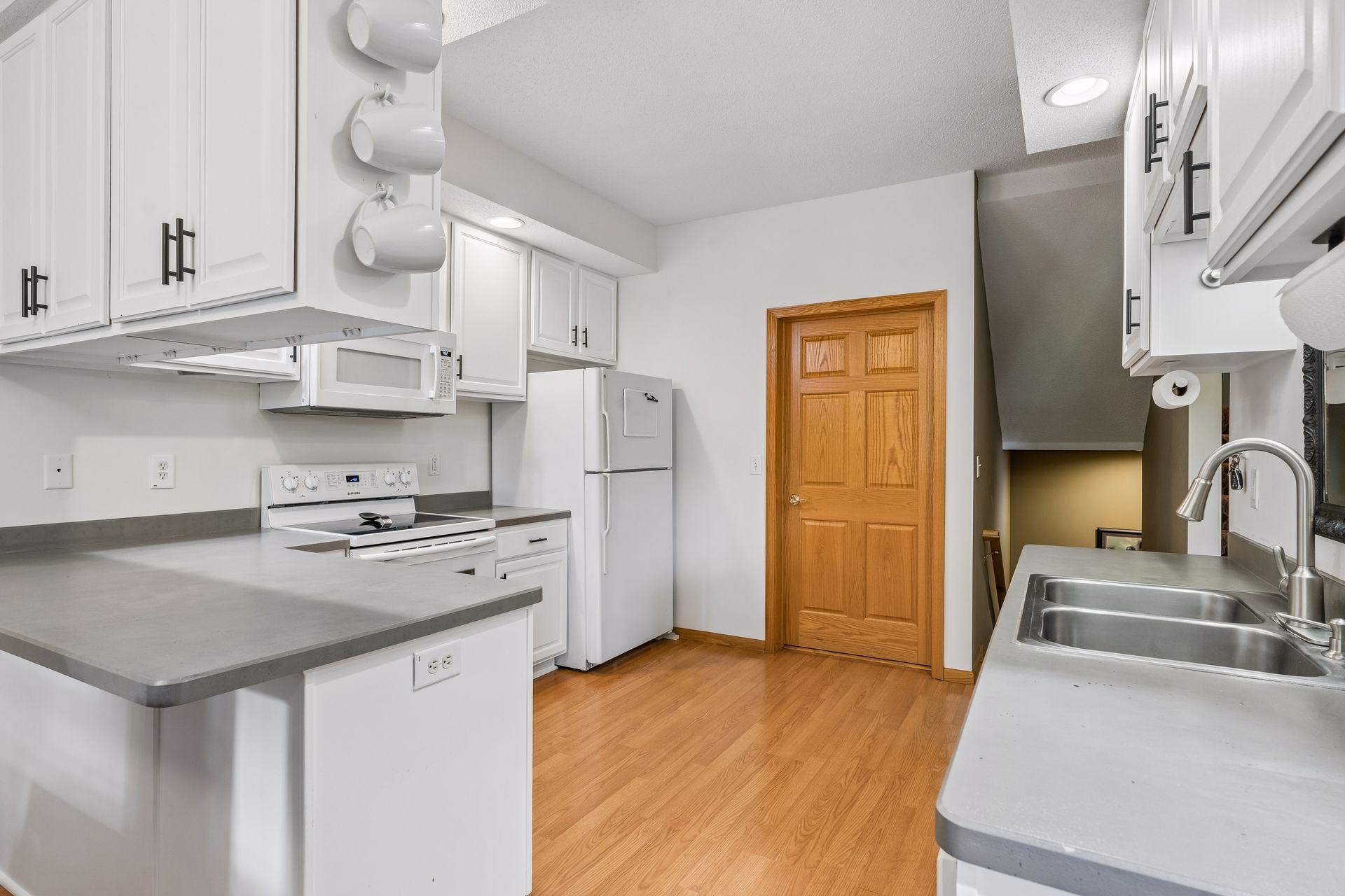 4805 Iris Alcove Property Photo 15