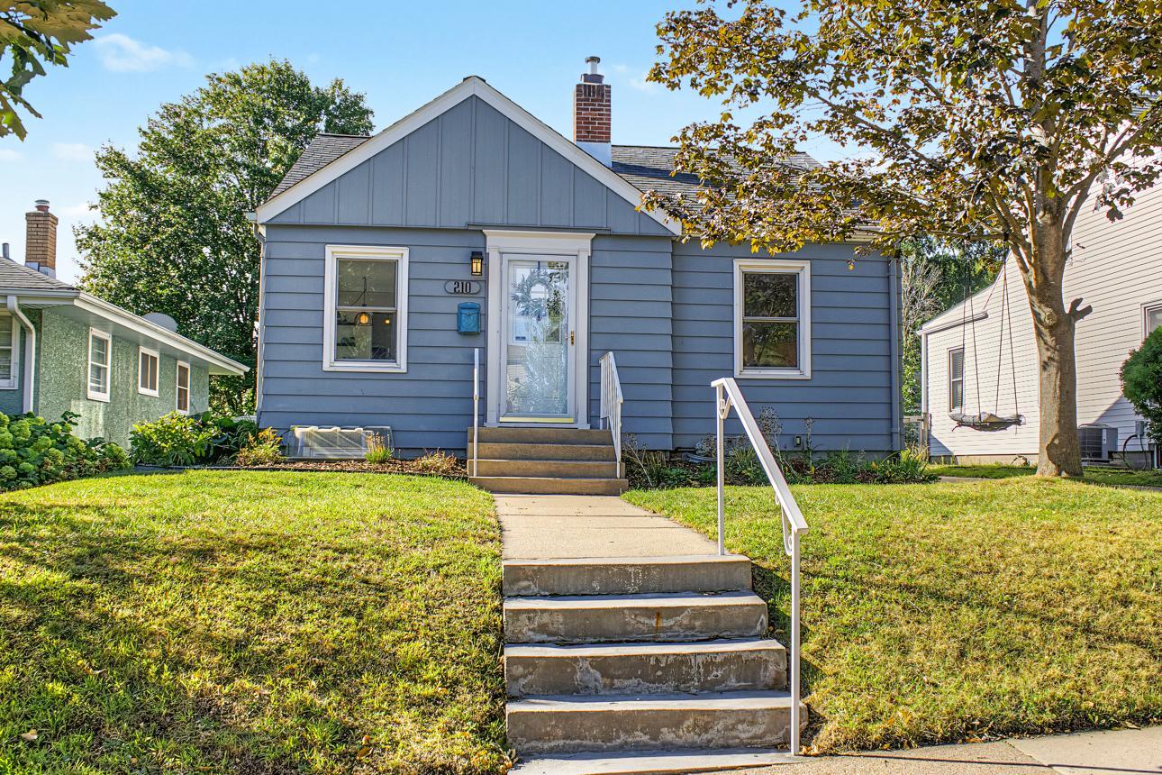210 Curtice Street W