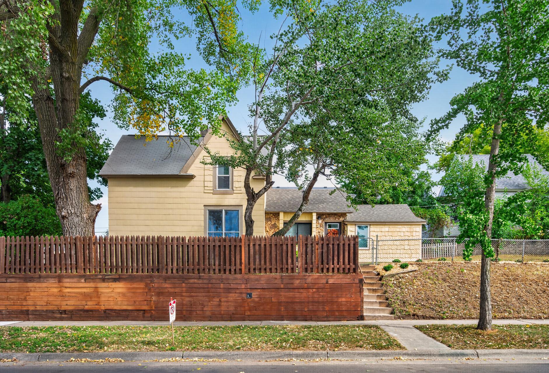 1084 Sylvan Street Property Photo 4