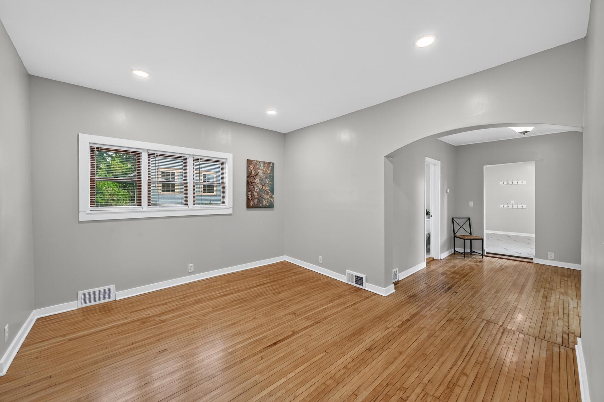 1084 Sylvan Street Property Photo 10