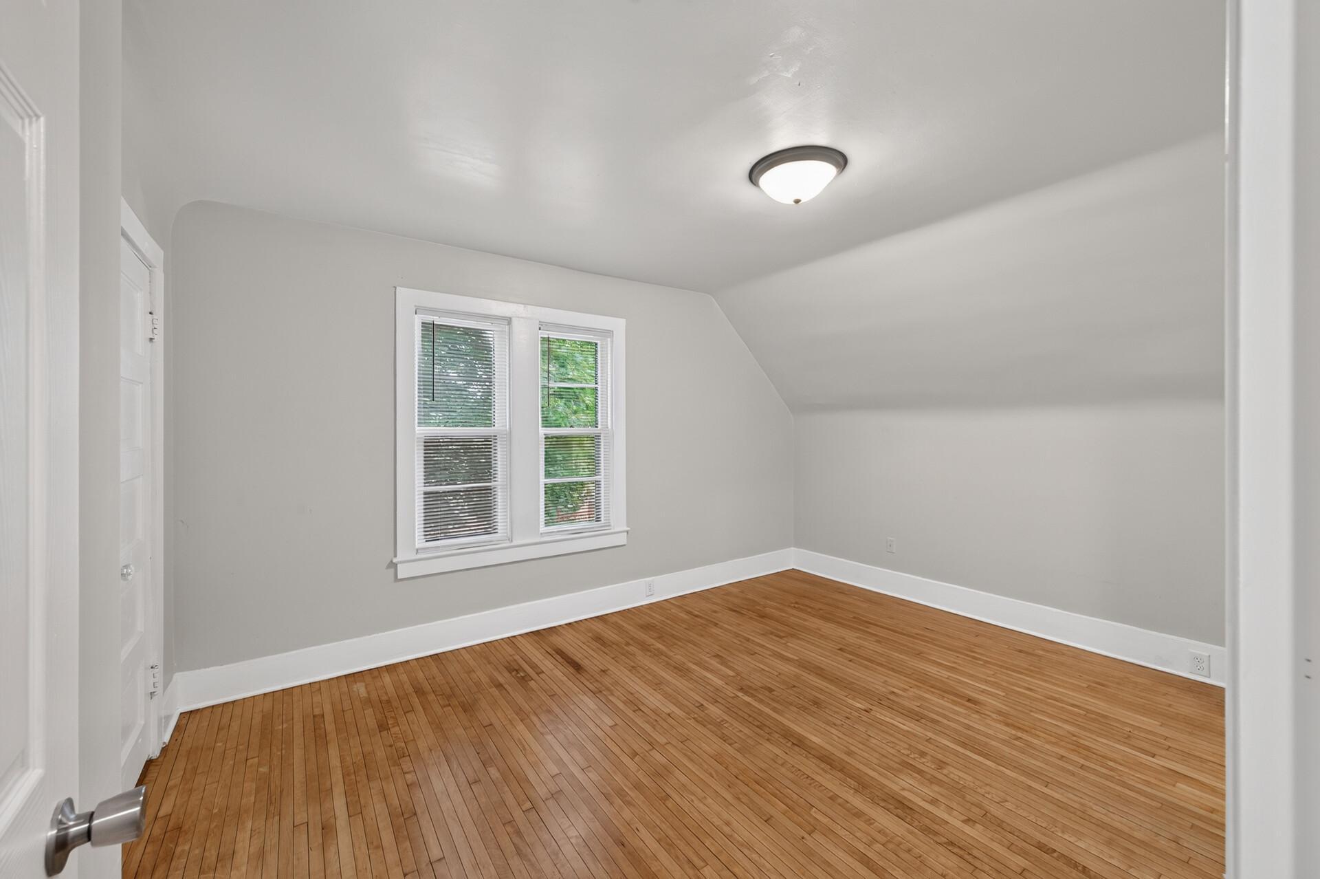 1084 Sylvan Street Property Photo 22