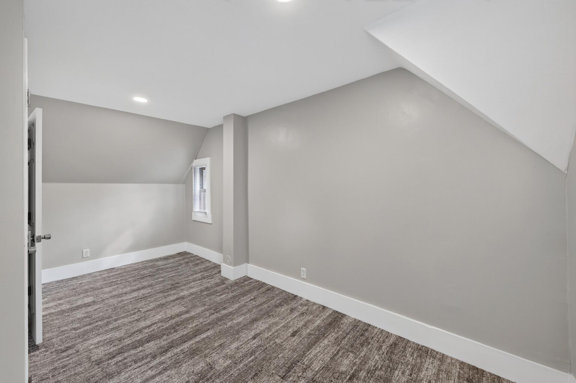 1084 Sylvan Street Property Photo 23