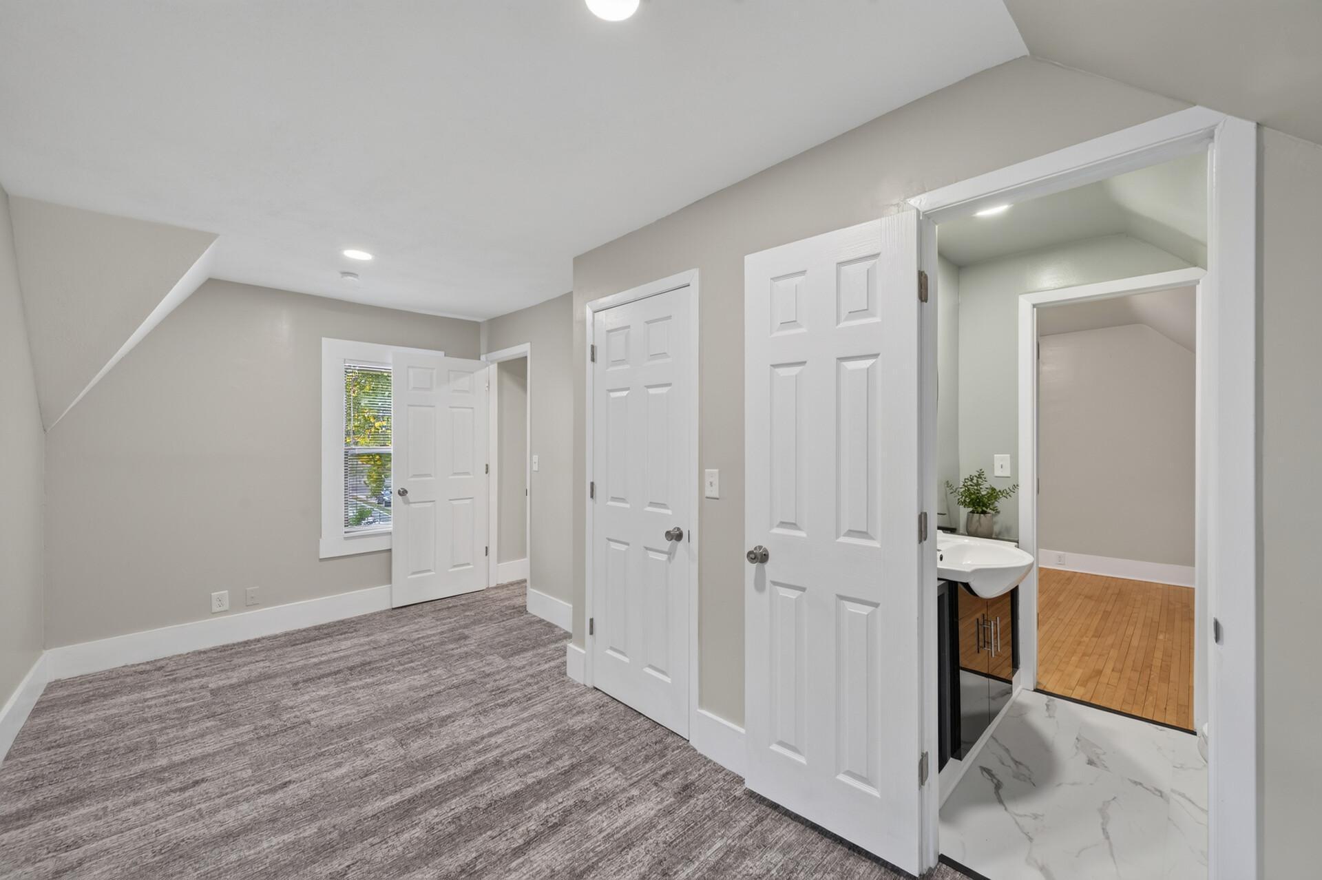 1084 Sylvan Street Property Photo 24