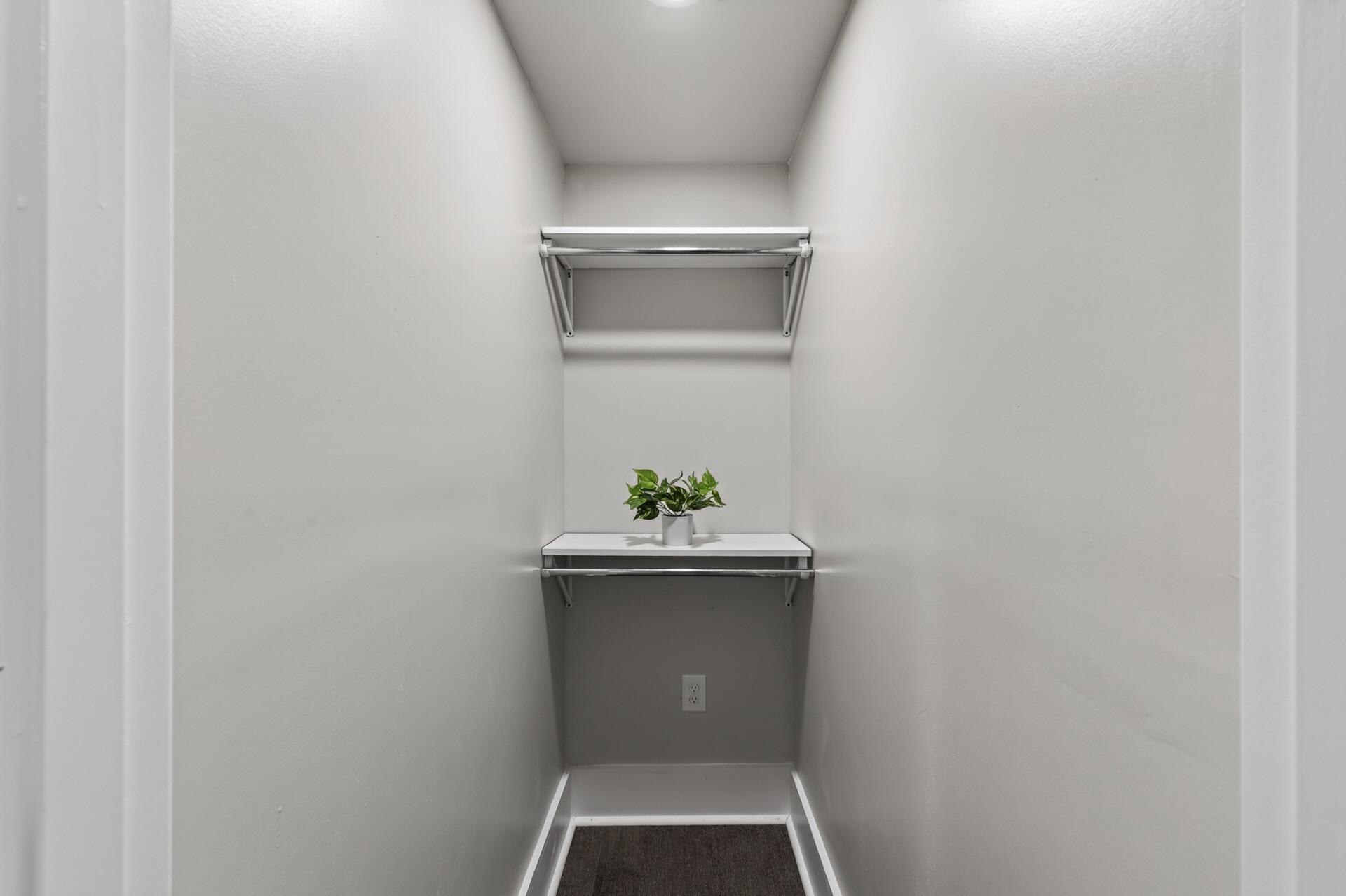 1084 Sylvan Street Property Photo 26