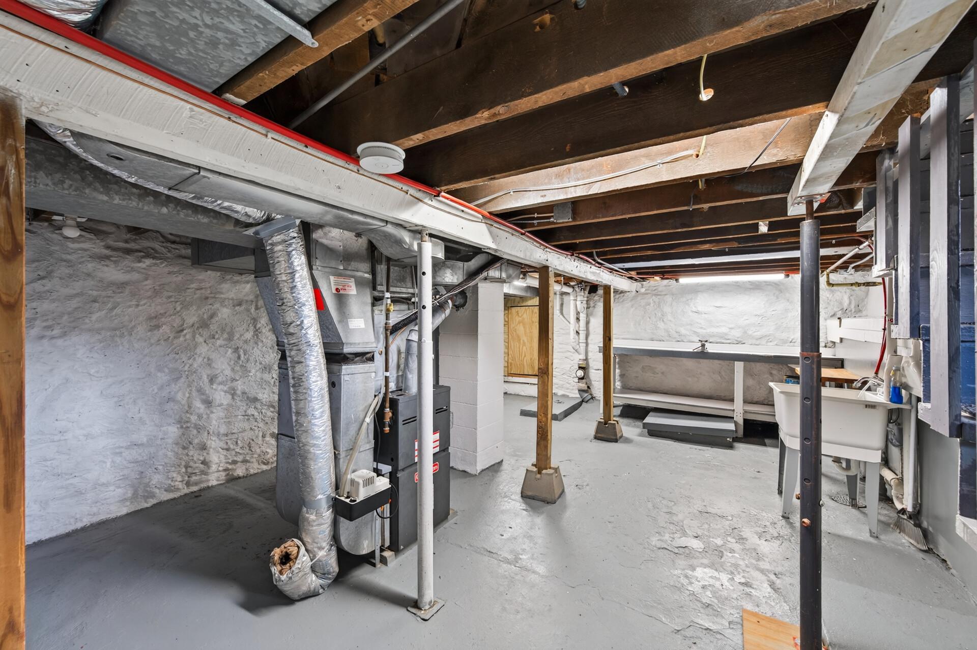 1084 Sylvan Street Property Photo 27
